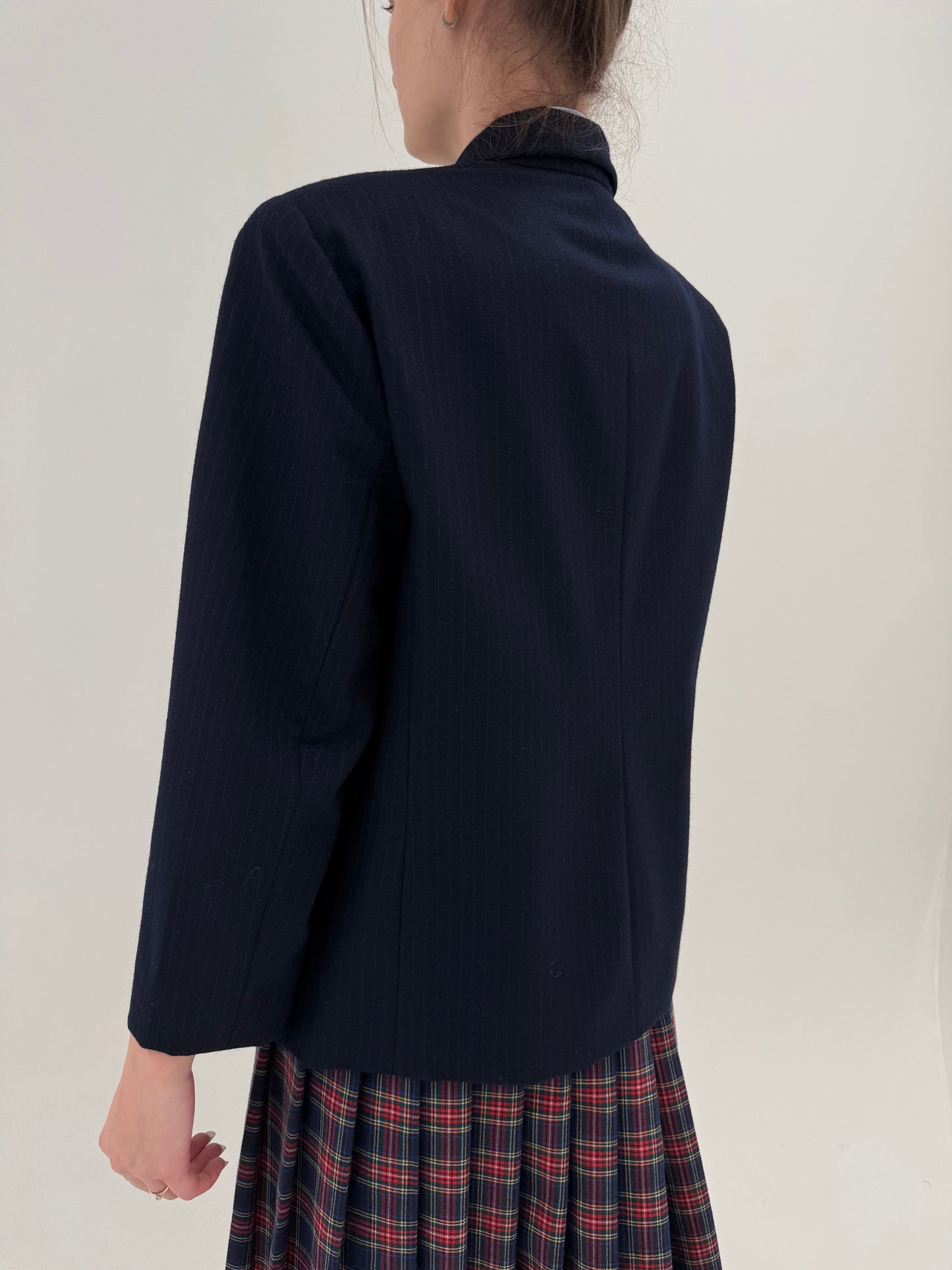 Sacou petite ușor cambrat Navy blue cu umeri ușor accentuați din lana extrafina