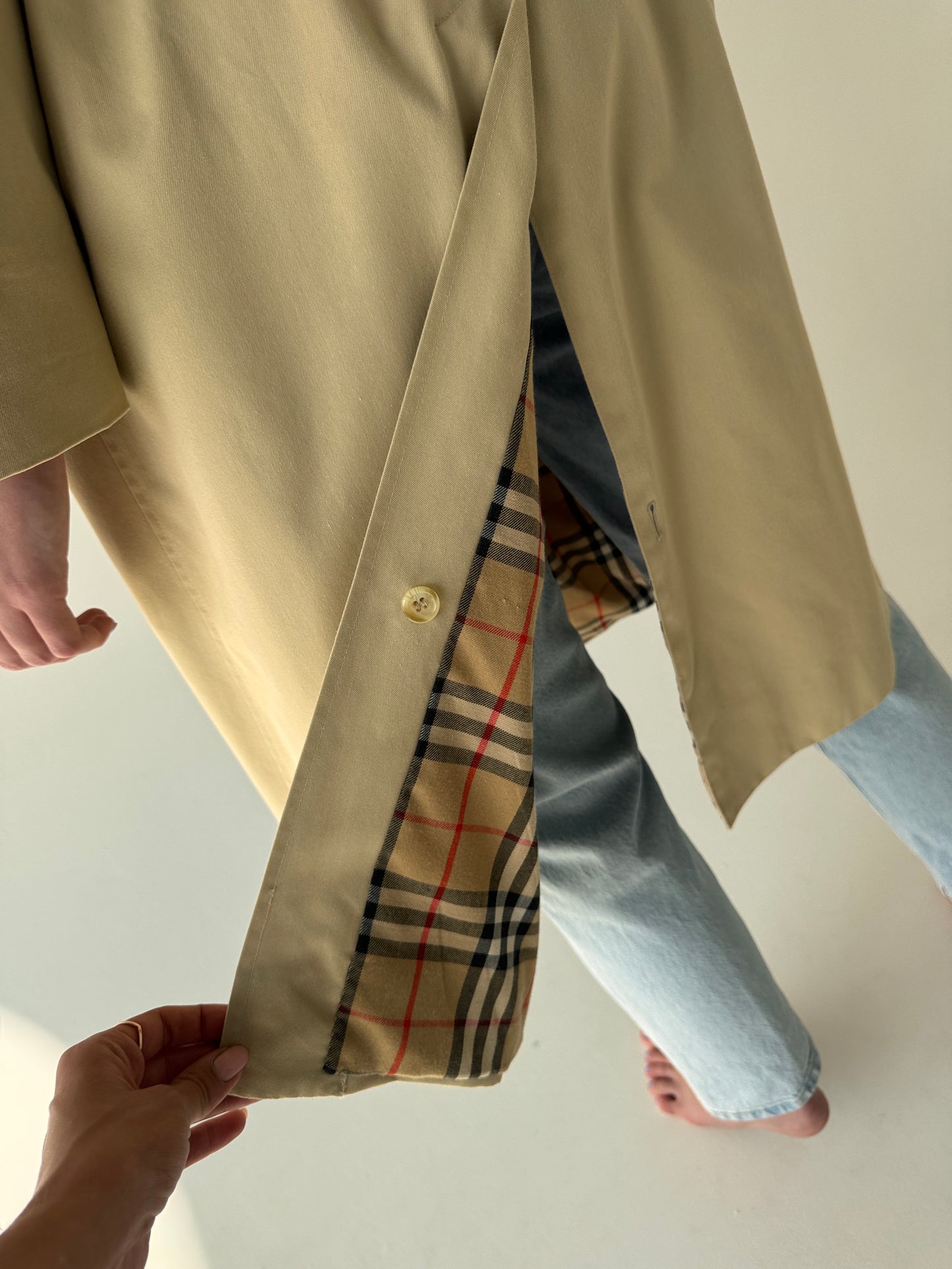 Trench vintage Burberry camel impermeabil cu talie marcată reglabilă
