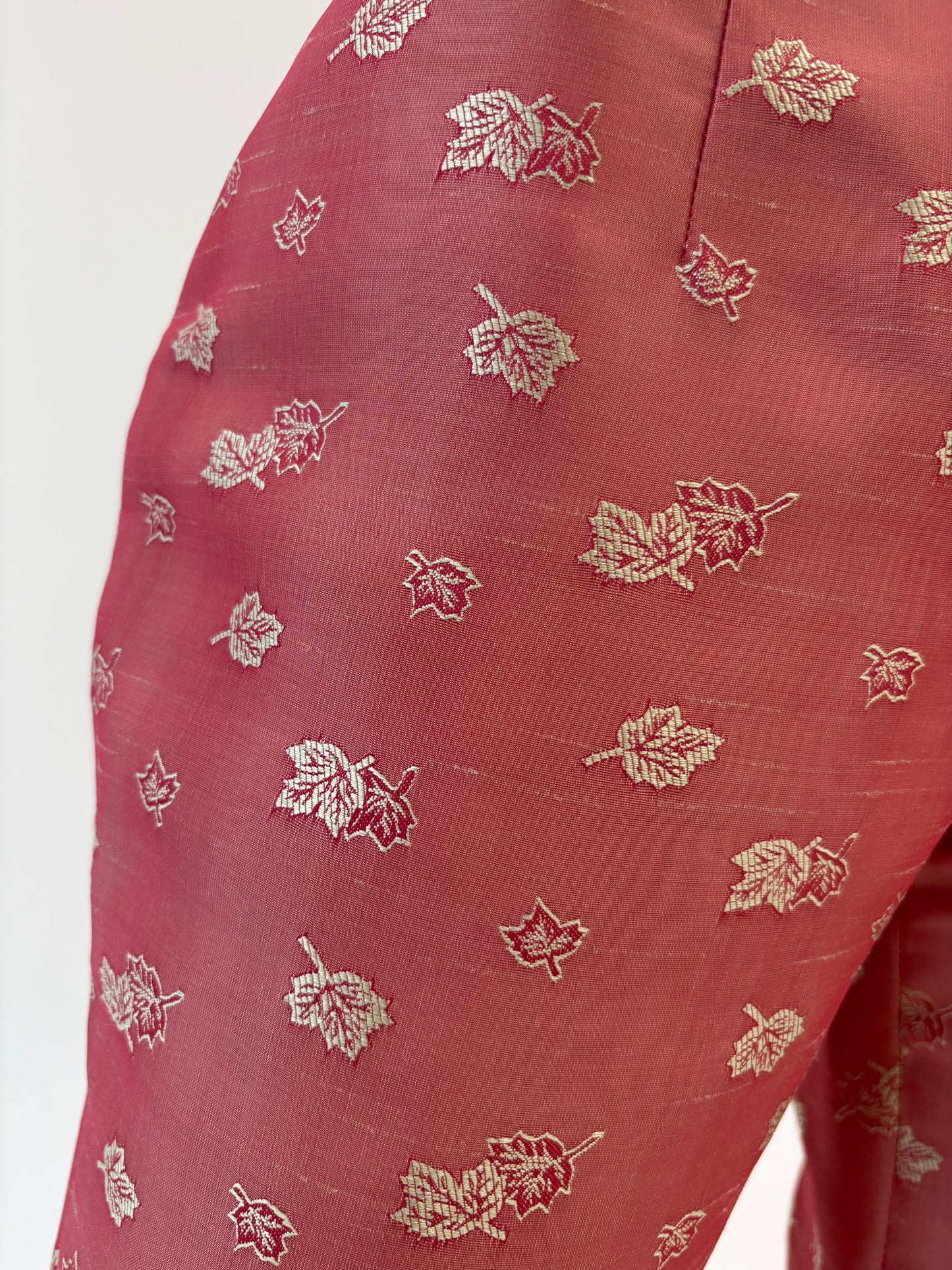 Pantaloni din jacquard capri petite de la zi la seară