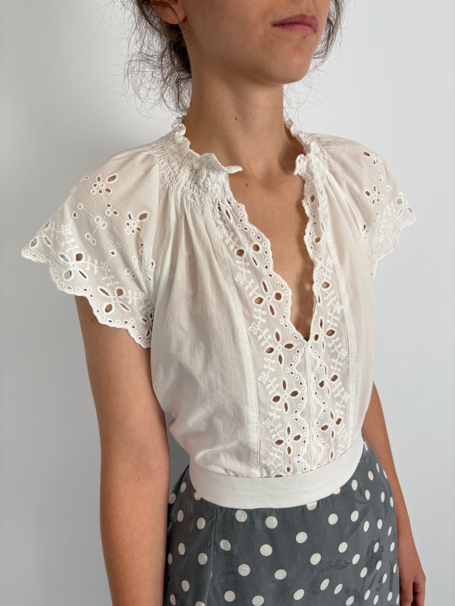 Top superb cu broderie anglaise