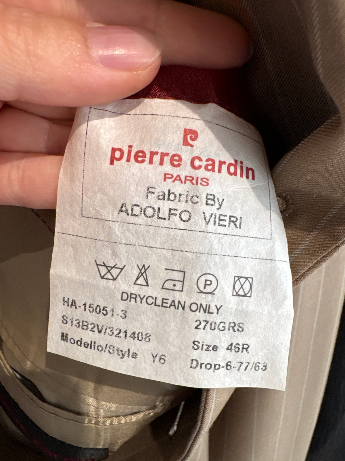 Costum greige Pierre Cardin cu dungi fine verticale din stofă extrafina din mix de lana