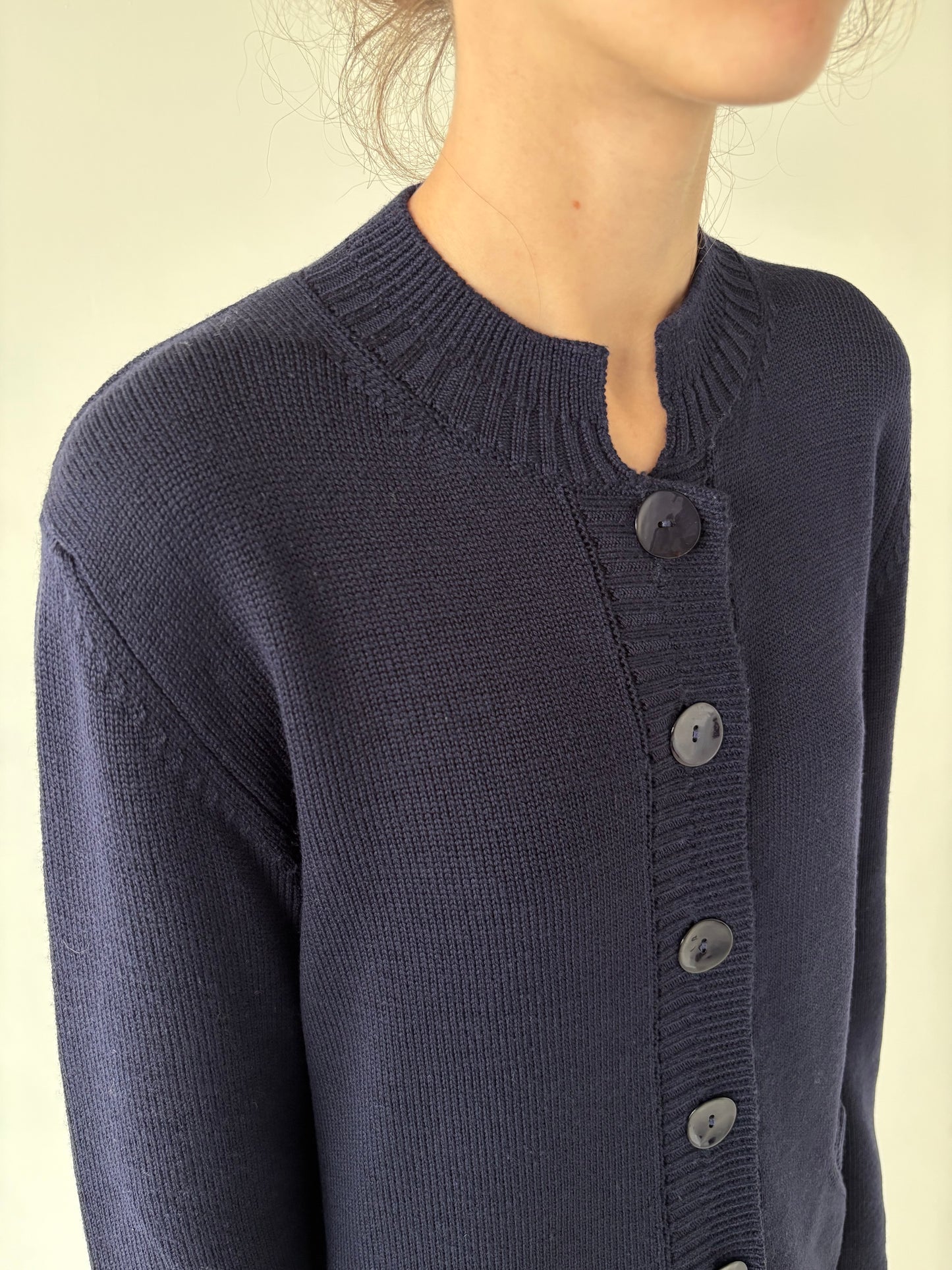 Cardigan excepțional de gramaj mare din lana merino extrafina certificată