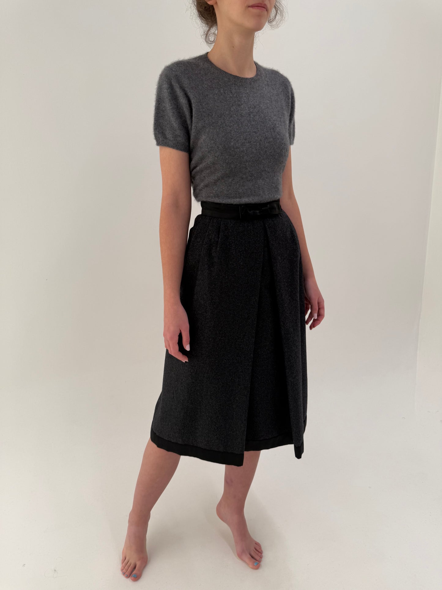 Fustă vintage din lana plină cu inserții și fundiță satinate