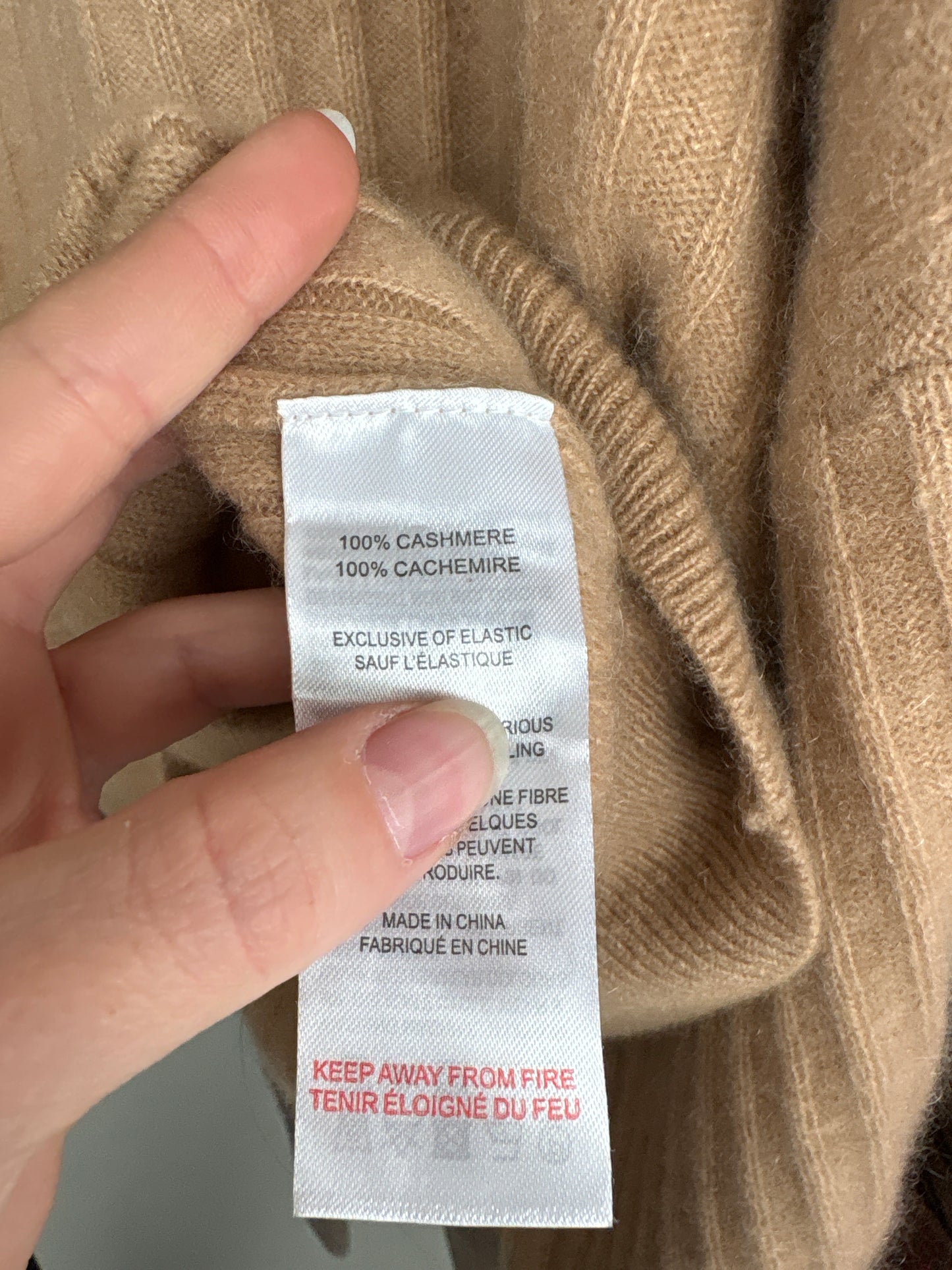 Maleta camel din cașmir excepțional ribbed cu mânecă amplă și manșete ultra înalte