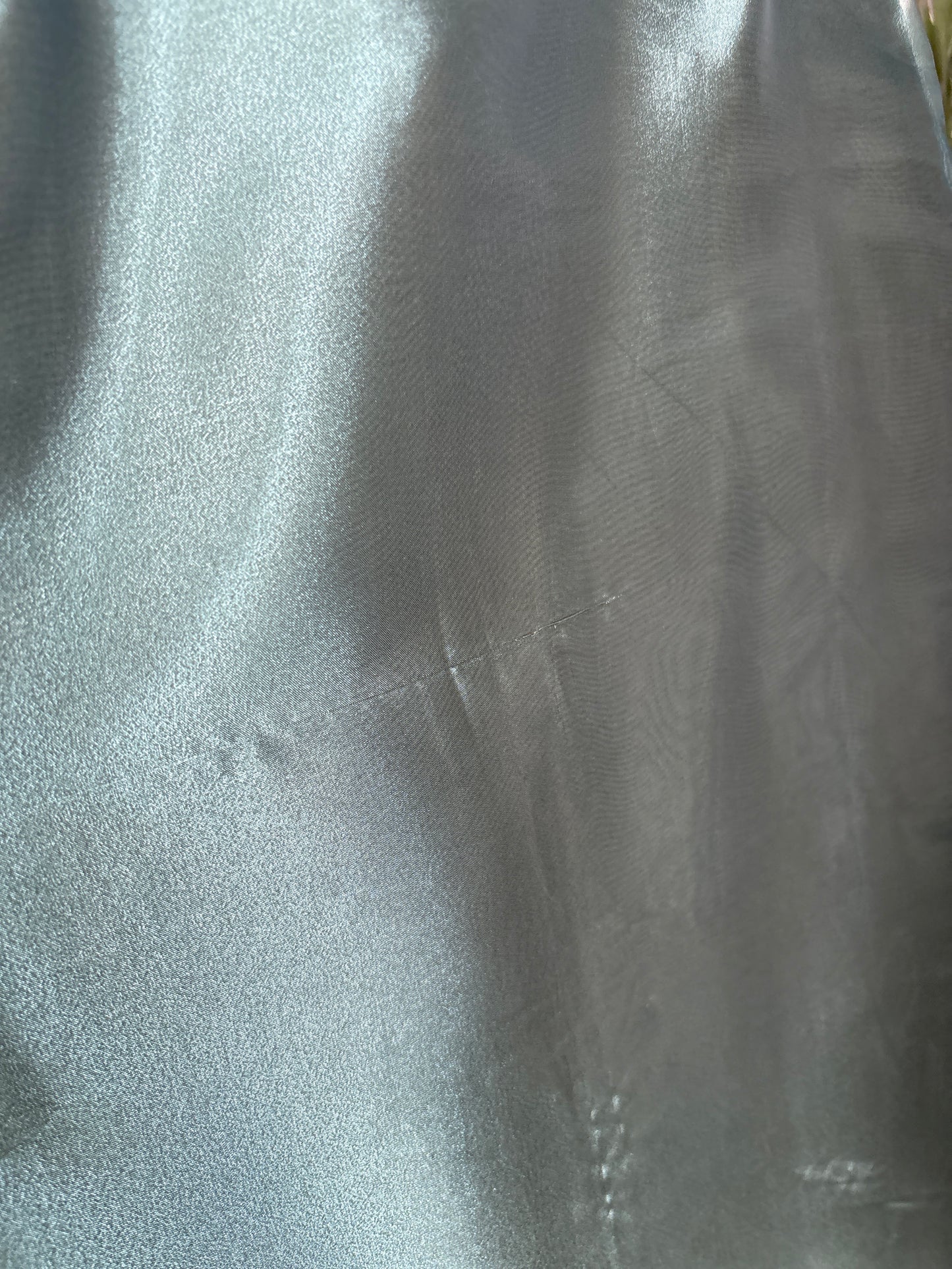 Fustă cu influențe asiatice din organza brodată in stil kebaya modernizat