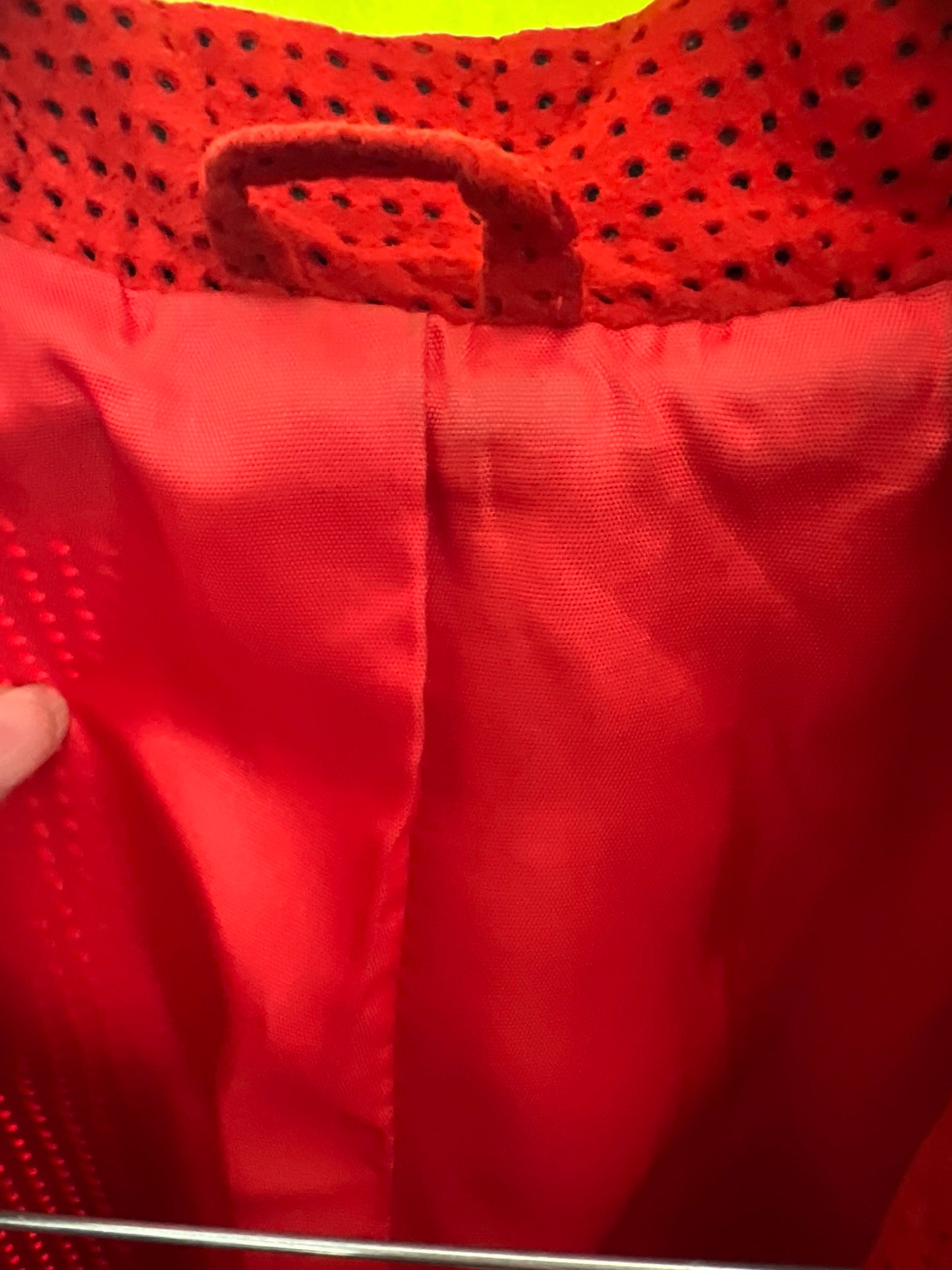 Sacou vintage cherry red din piele naturală extrem de moale perforată