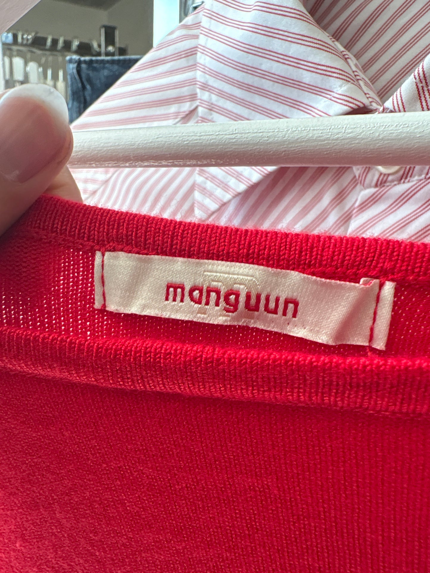 Puloveras cherry red cu decolteu bărcuță