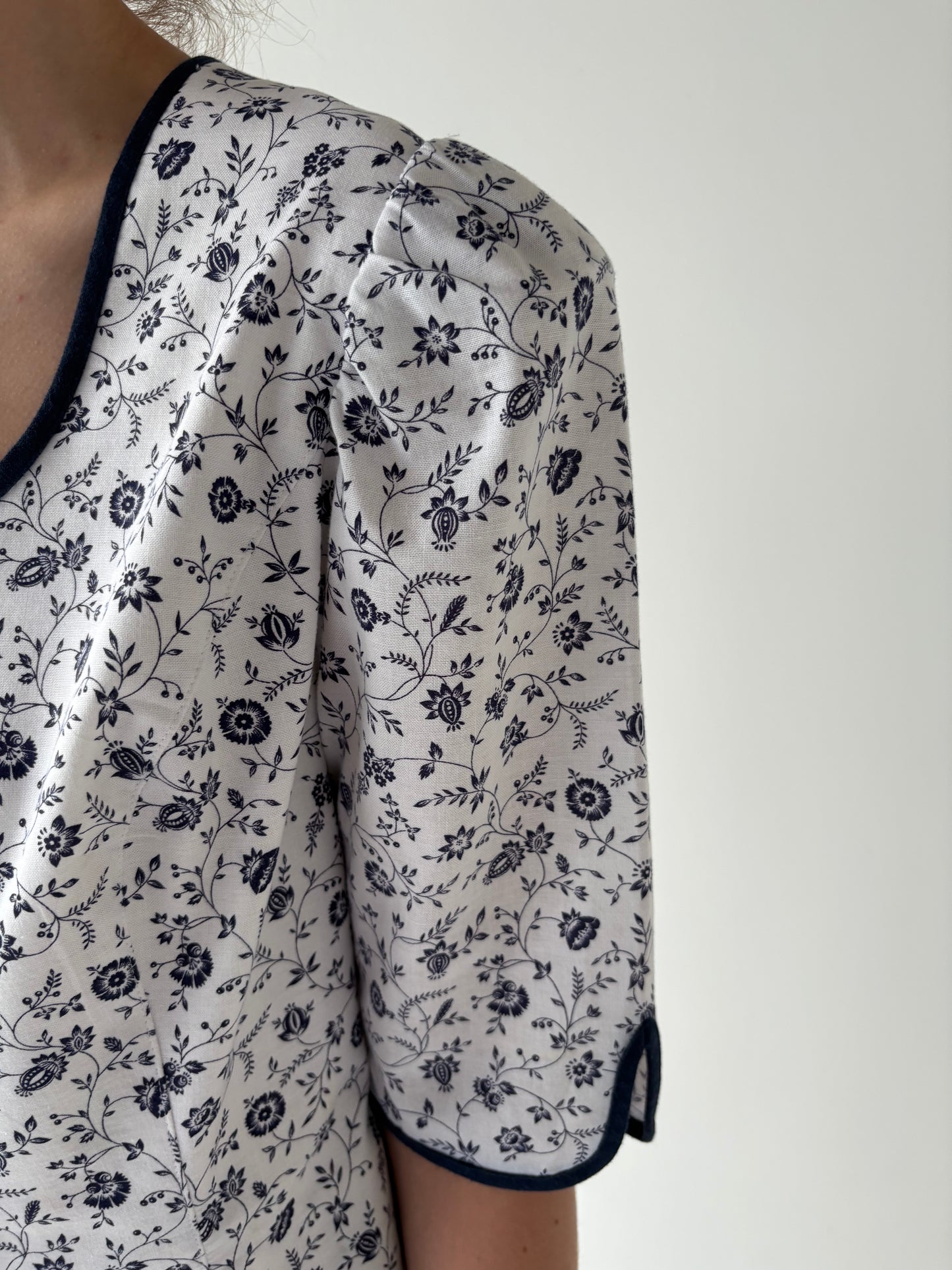 Sacou vintage cambrat cu influențe Navy și talie reglabilă