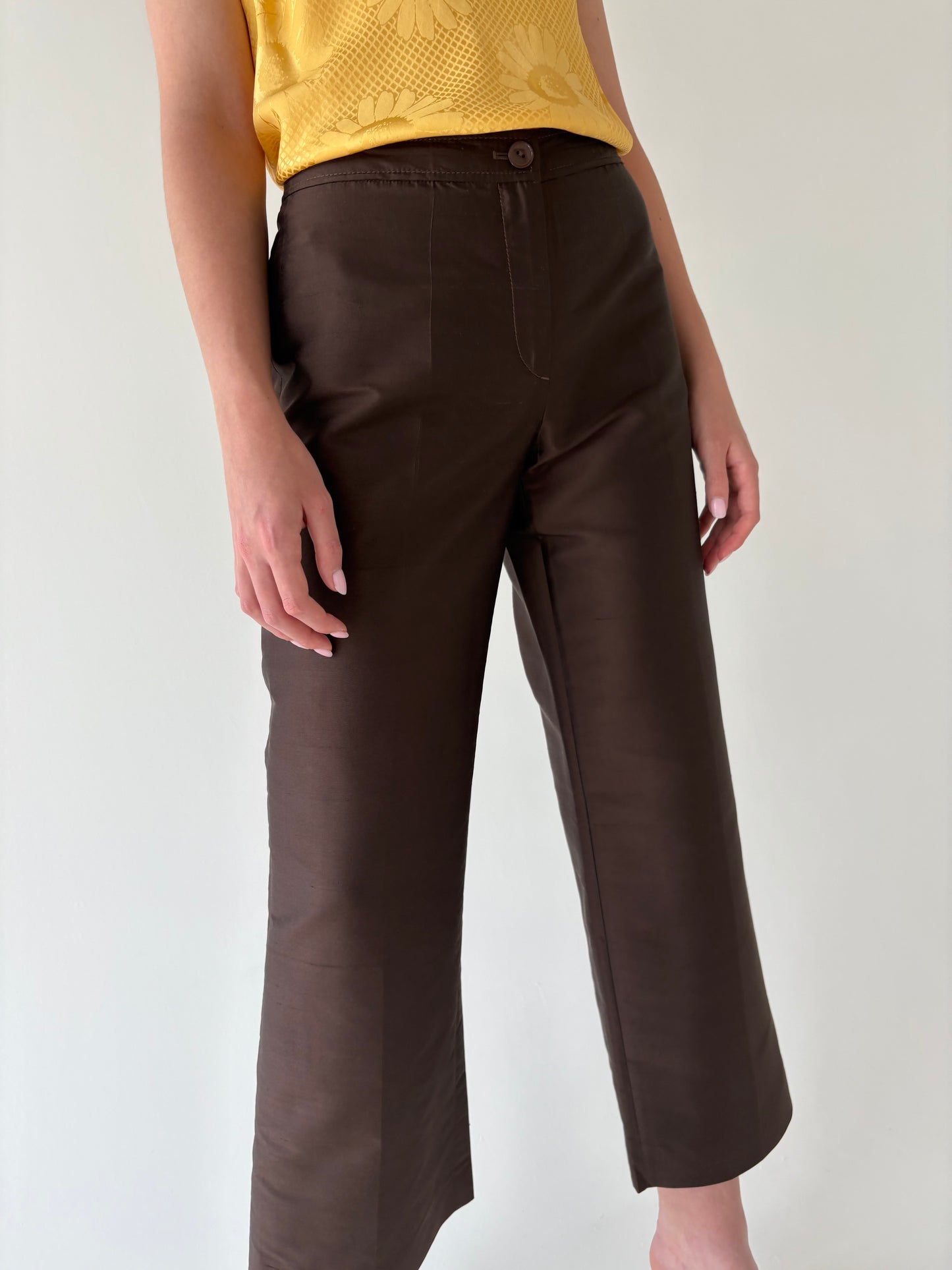 Costum în croi clasic chocolate brown din pânză de mătase naturală