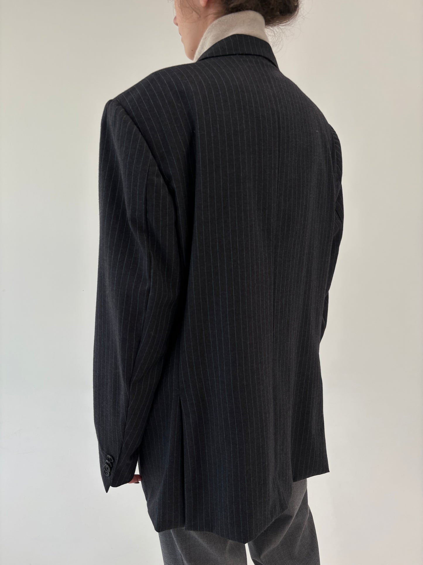 Sacou luxury Corneliani din lana excepțională cu dungi fine verticale ivoire