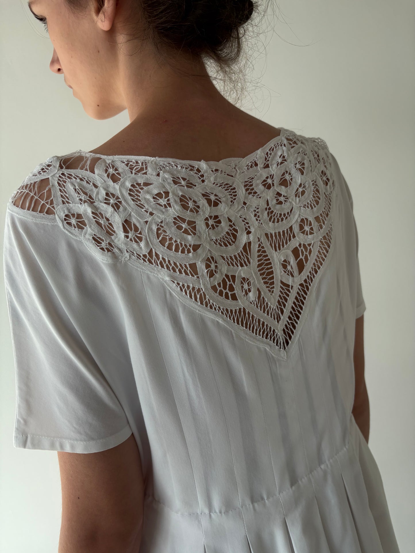 Rochie vintage cu inserții superbe de dantelă macrame și talie marcată