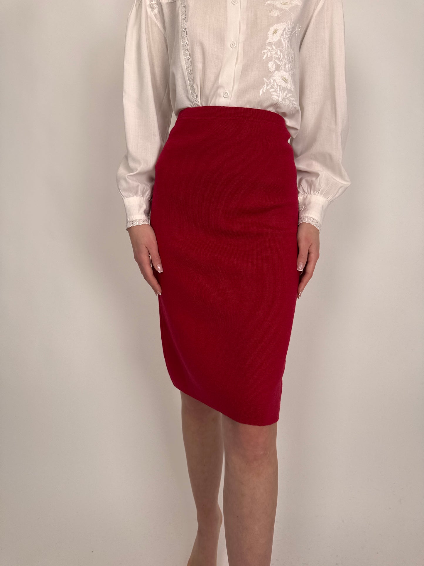 Fustă cherry red cu talie ultra înaltă din jerse de lana extrafina