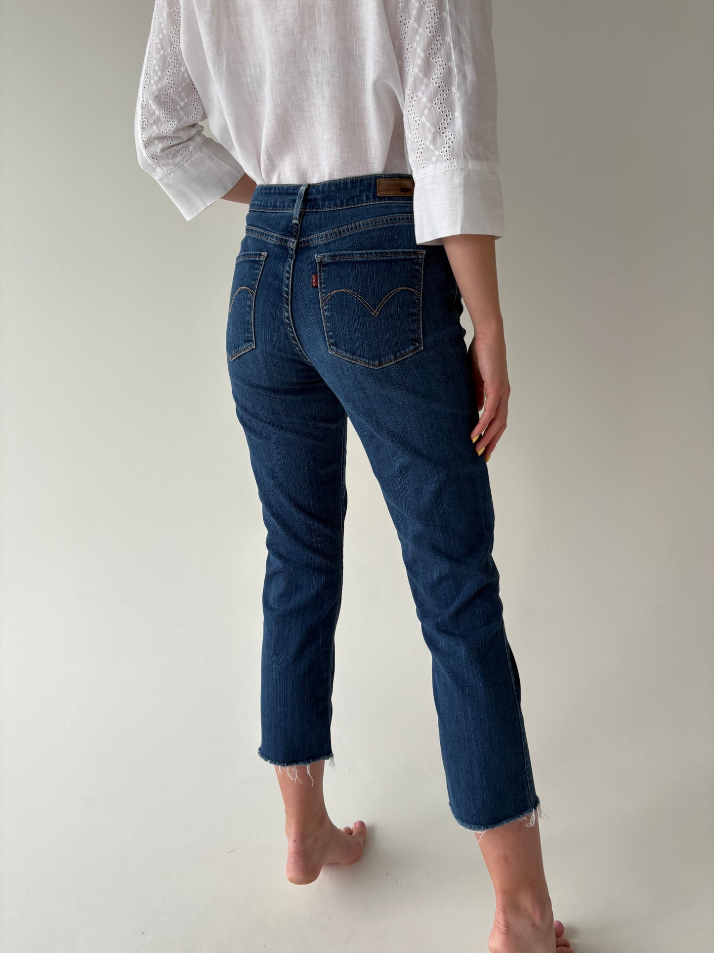 Jeans Levi’s straight leg petite demi curve modelator classic wash