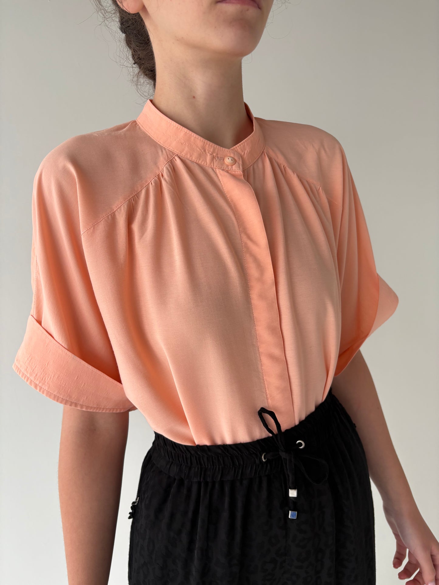 Cămașa vintage salmon orange cu mânecă fluture