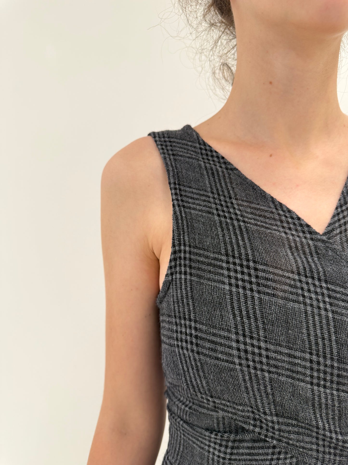 Rochie business in carouri fine din lana extrafina cu talie ultra marcată reglabilă