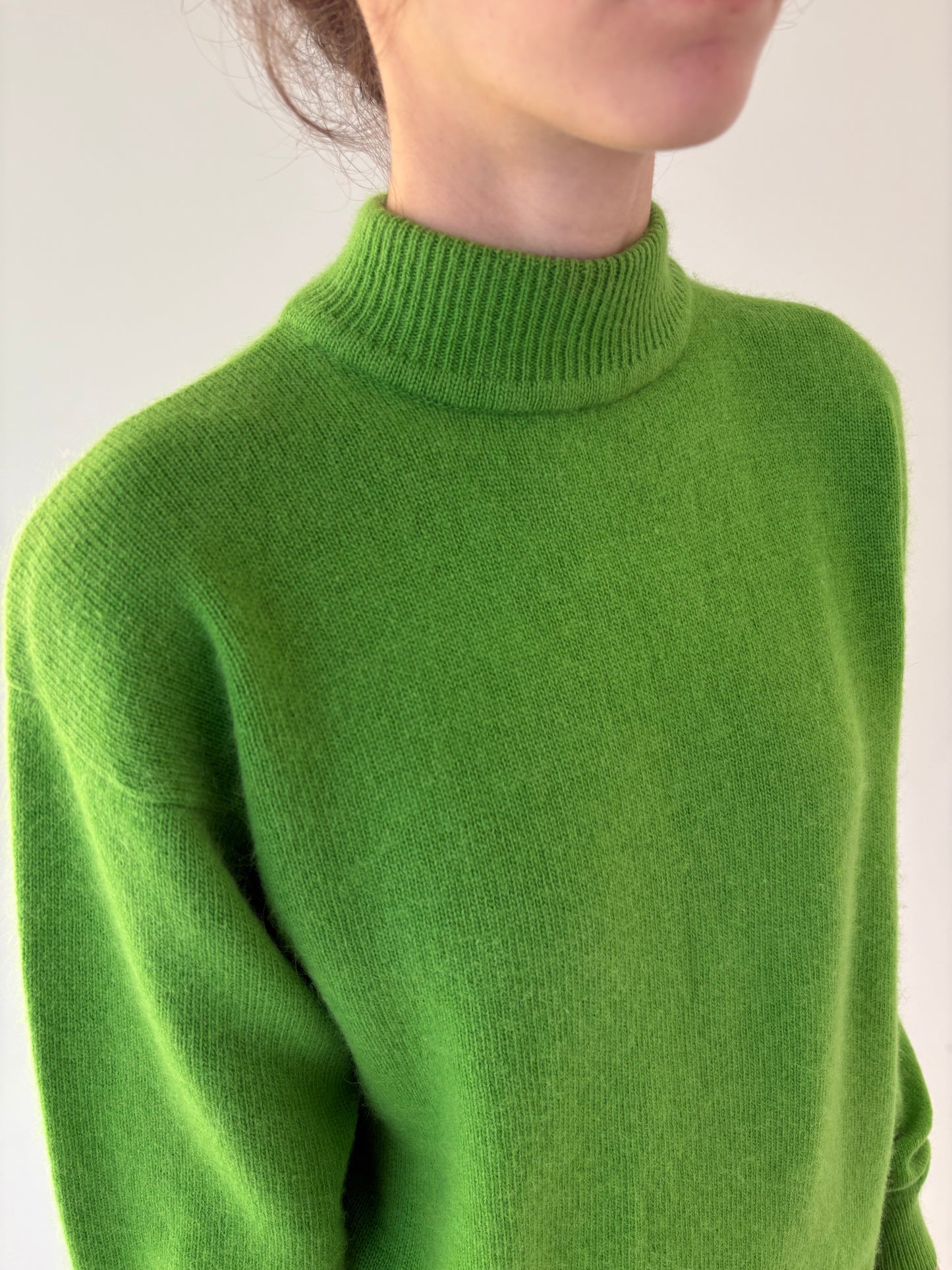 Maleta groasă verde tare din lana extrafina și Angora