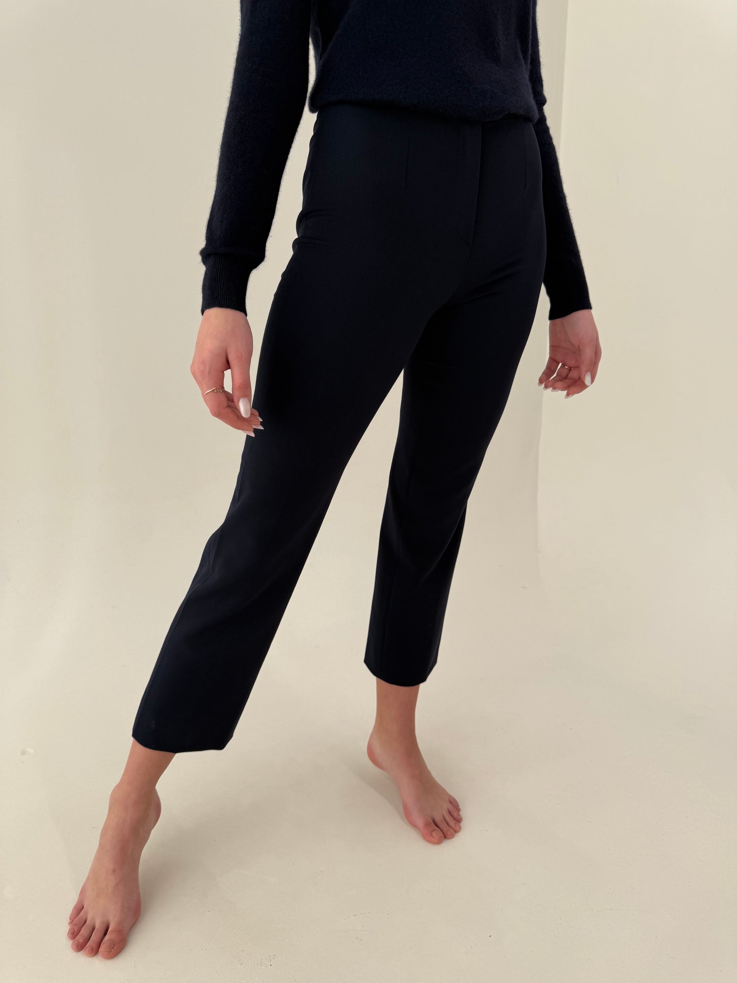 Pantaloni Navy petite de brand premium italian din stofita de primăvară