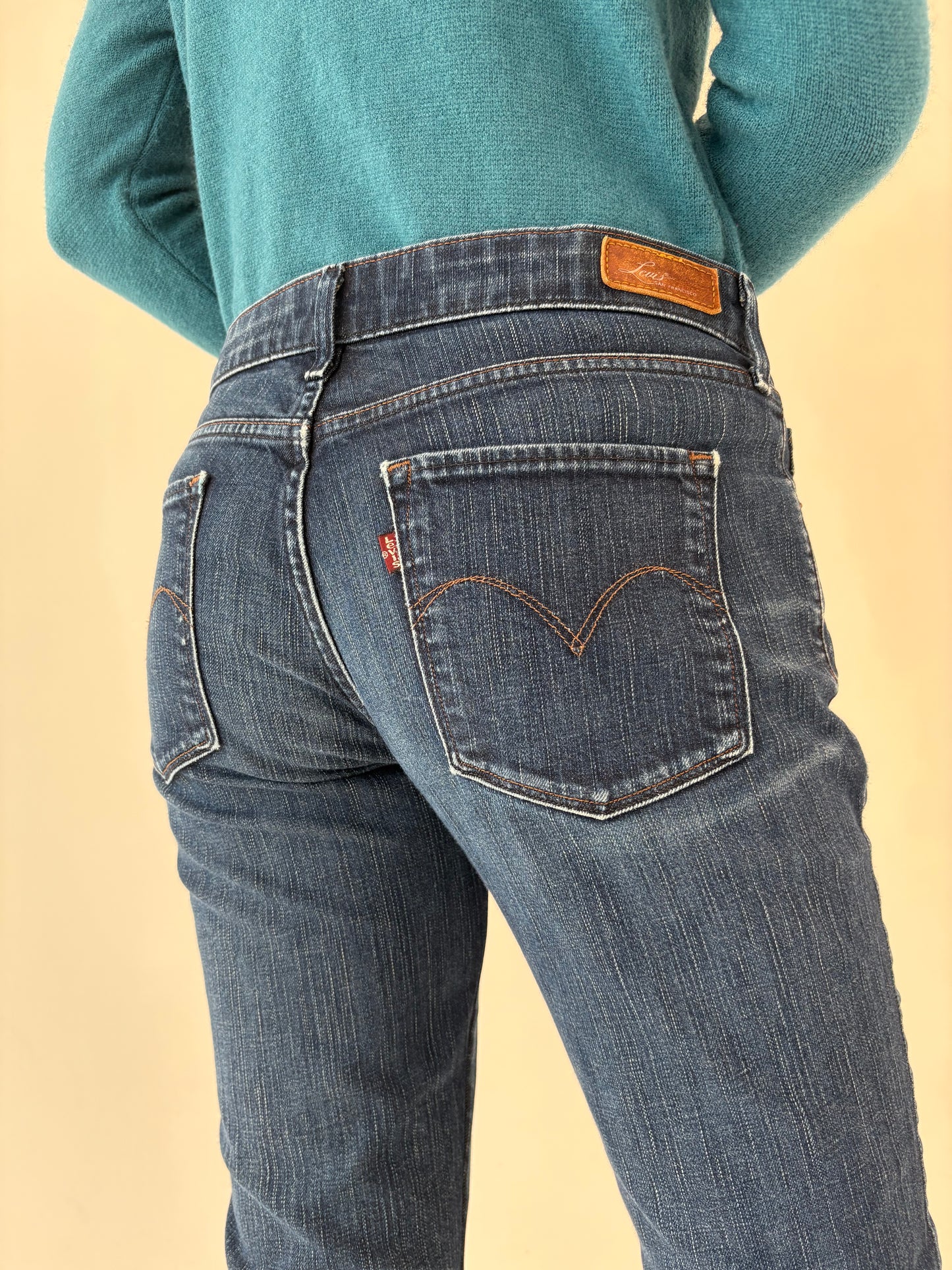 Jeans Levi’s demi curve dark wash modelatori