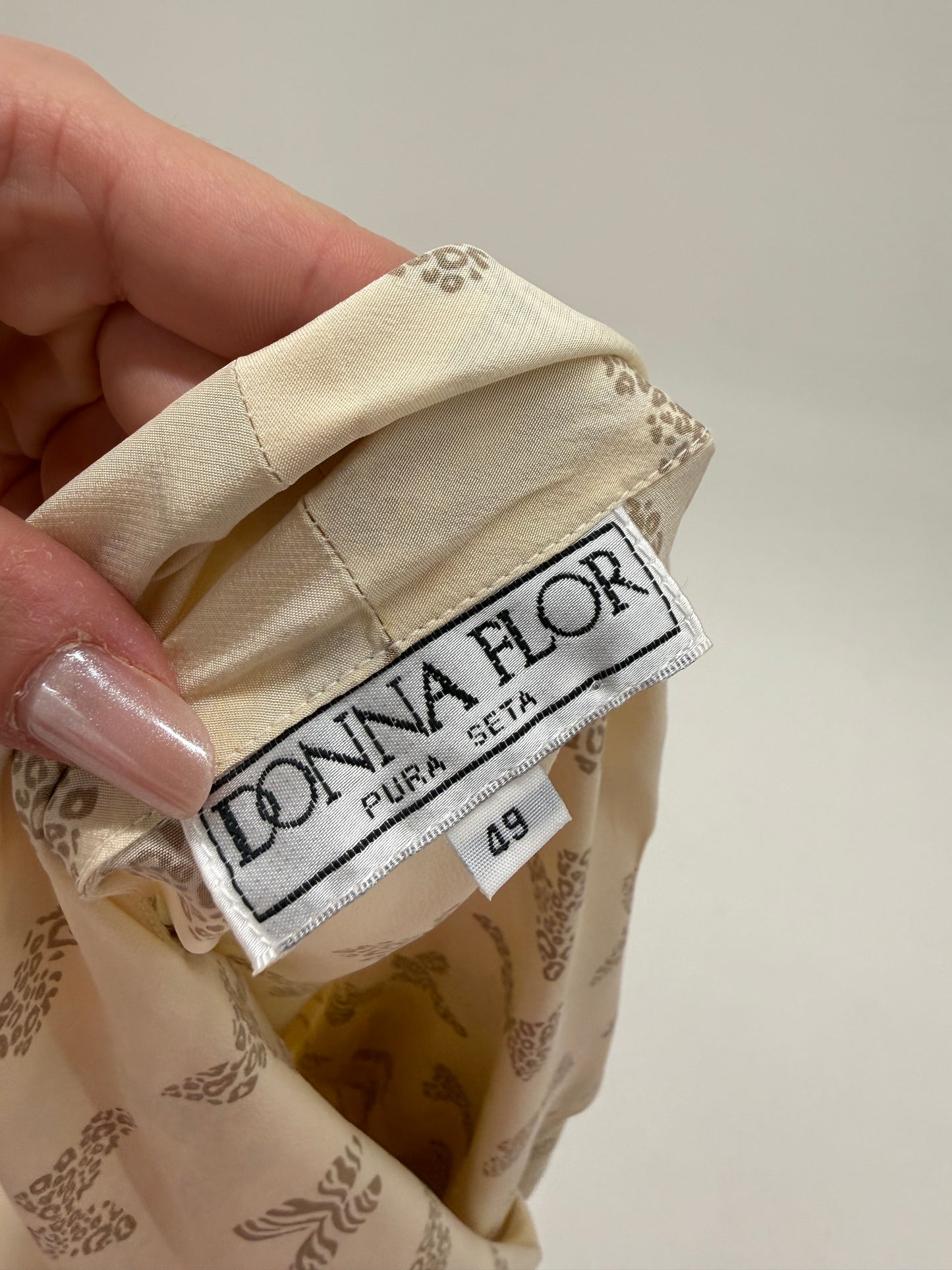 Cămașa italiană din mătase naturală cu guler supradimensionat