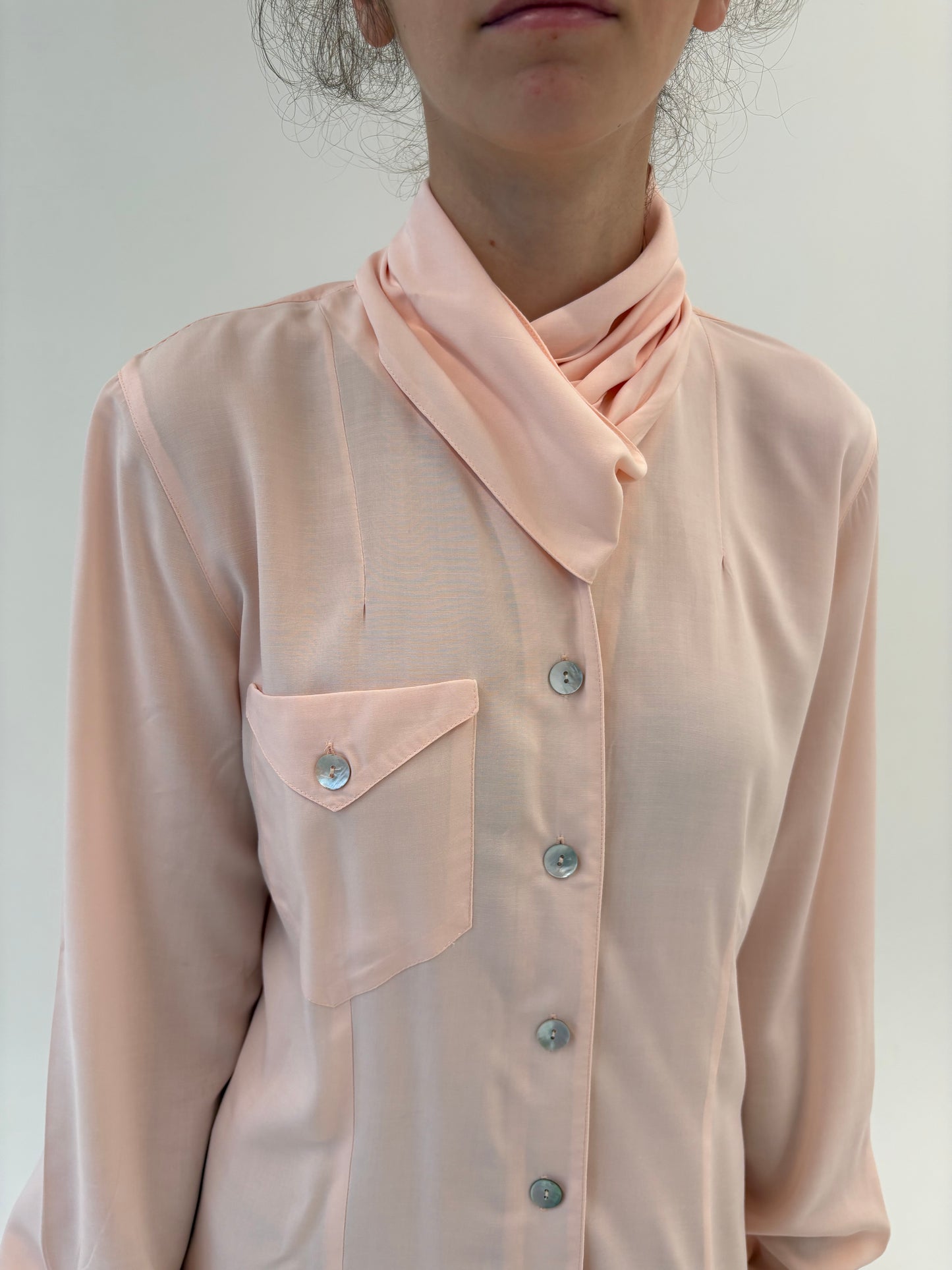 Cămașa vintage cambrata powder pink in croi ușor cambrat