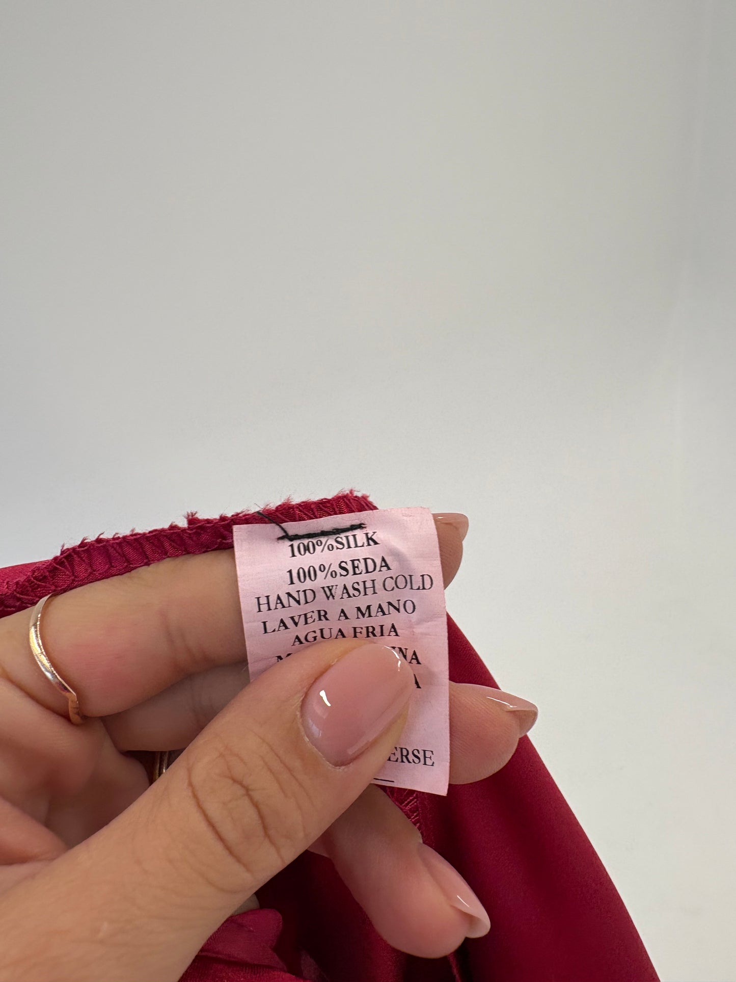 Rochie rasberry red din mătase naturală în croi lejer cu guler 3D