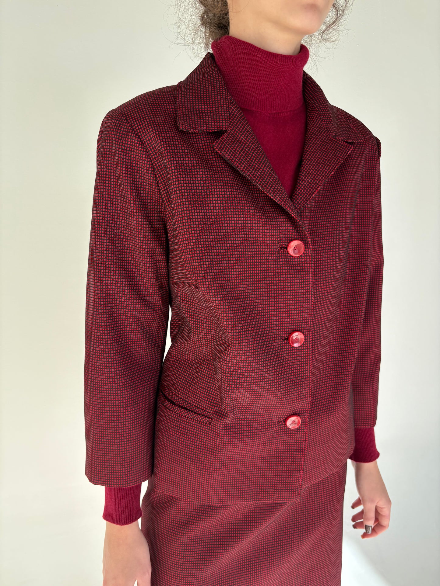 Deux piece burgundy din lana extrafina in croi de ani 60
