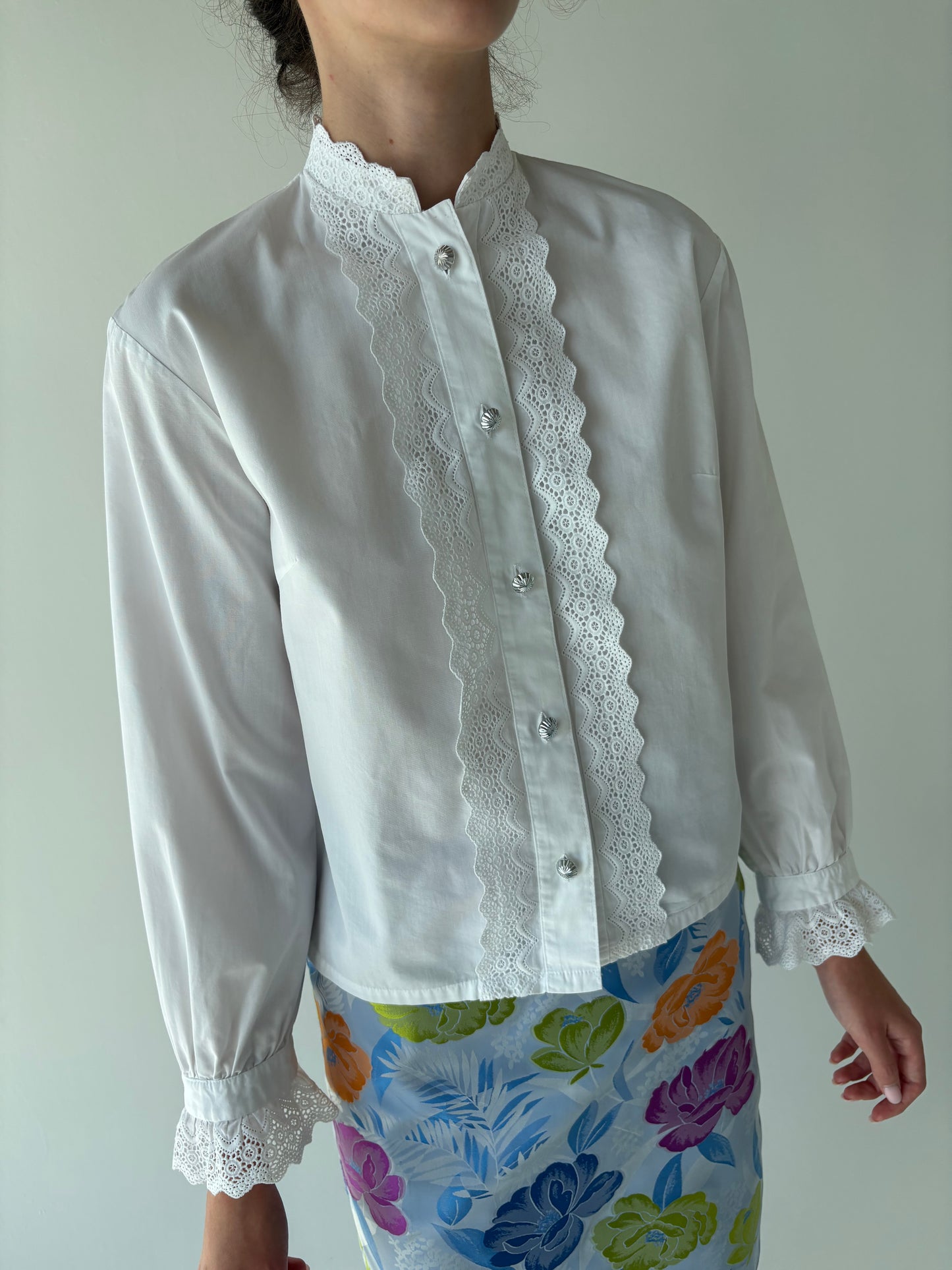 Cămașa luxury vintage din pânză ușor structurată cu dantelă macrame