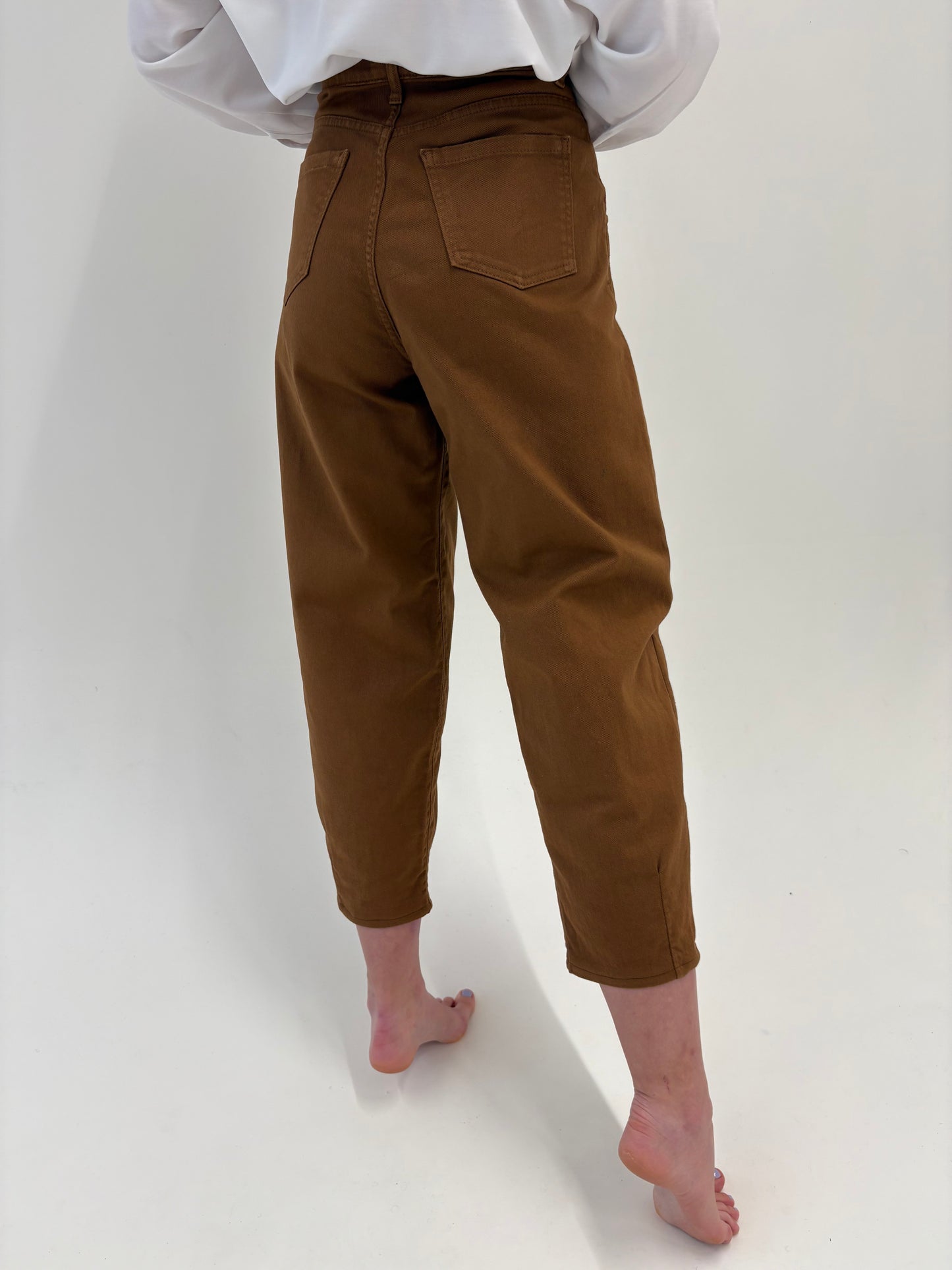 Jeans premium petite caramel brown cu talie ultra înaltă și pense