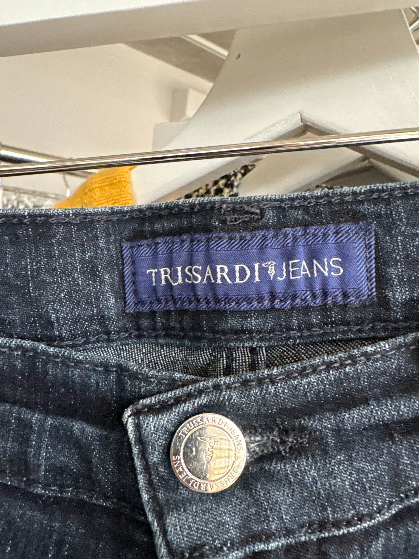 Jeans vintage luxury Trussardi dark wash modelator