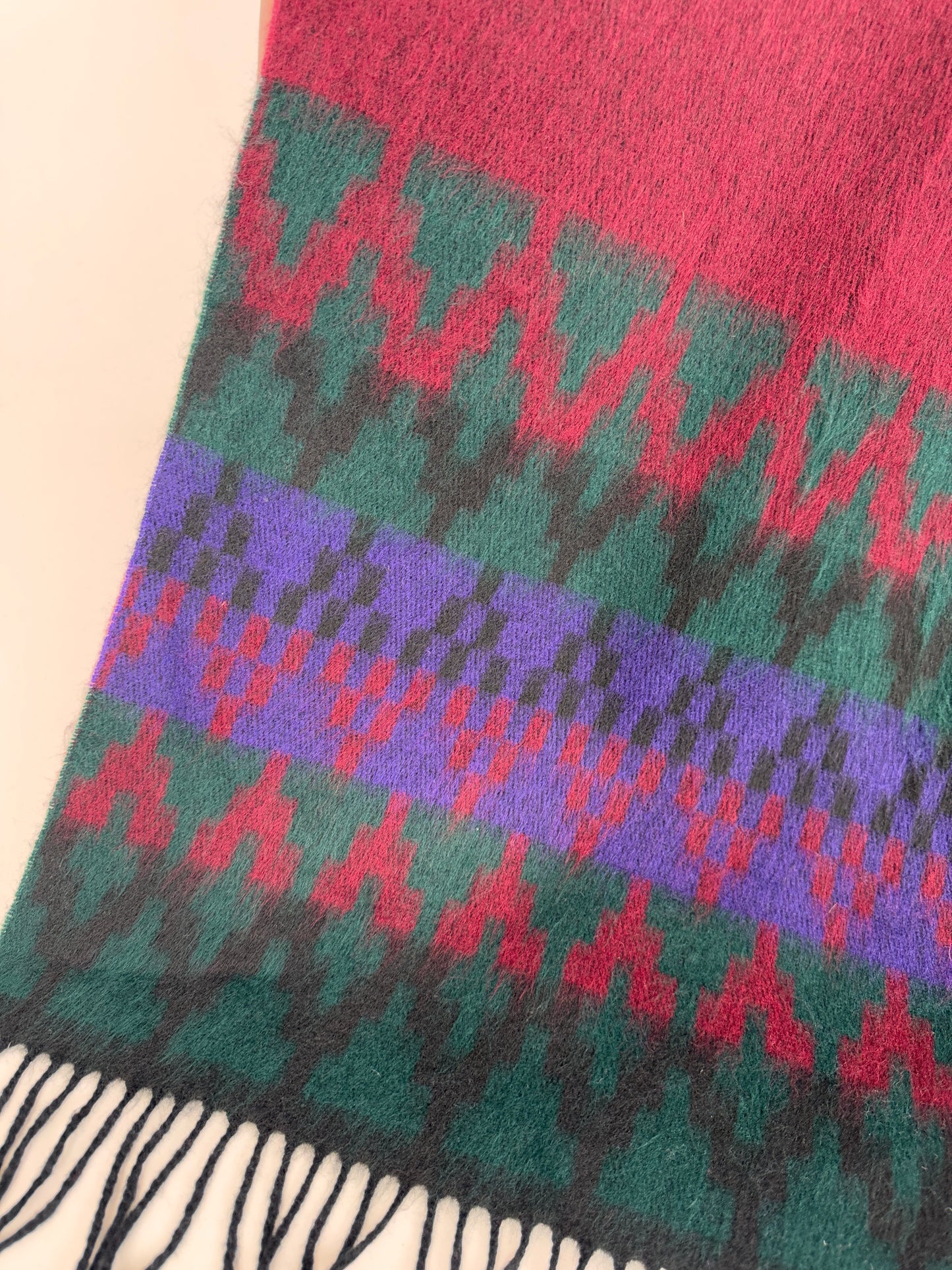 Fular XXXL burgundy din lana extrem de fină plină pufoasă