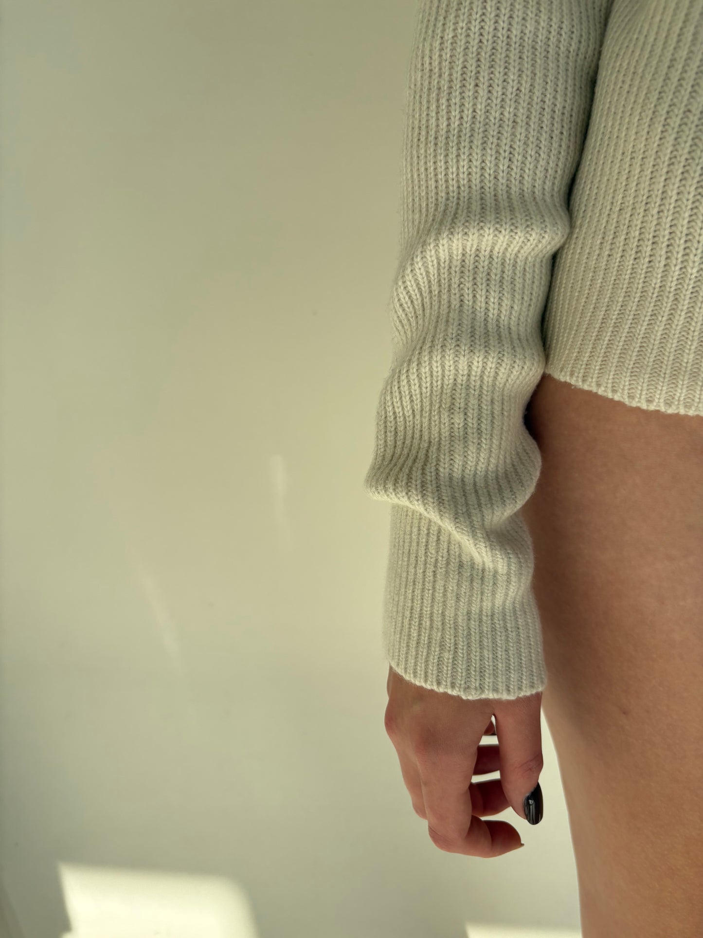 Maleta off white de gramaj mare din Lana excepțională ribbed cu influențe sport