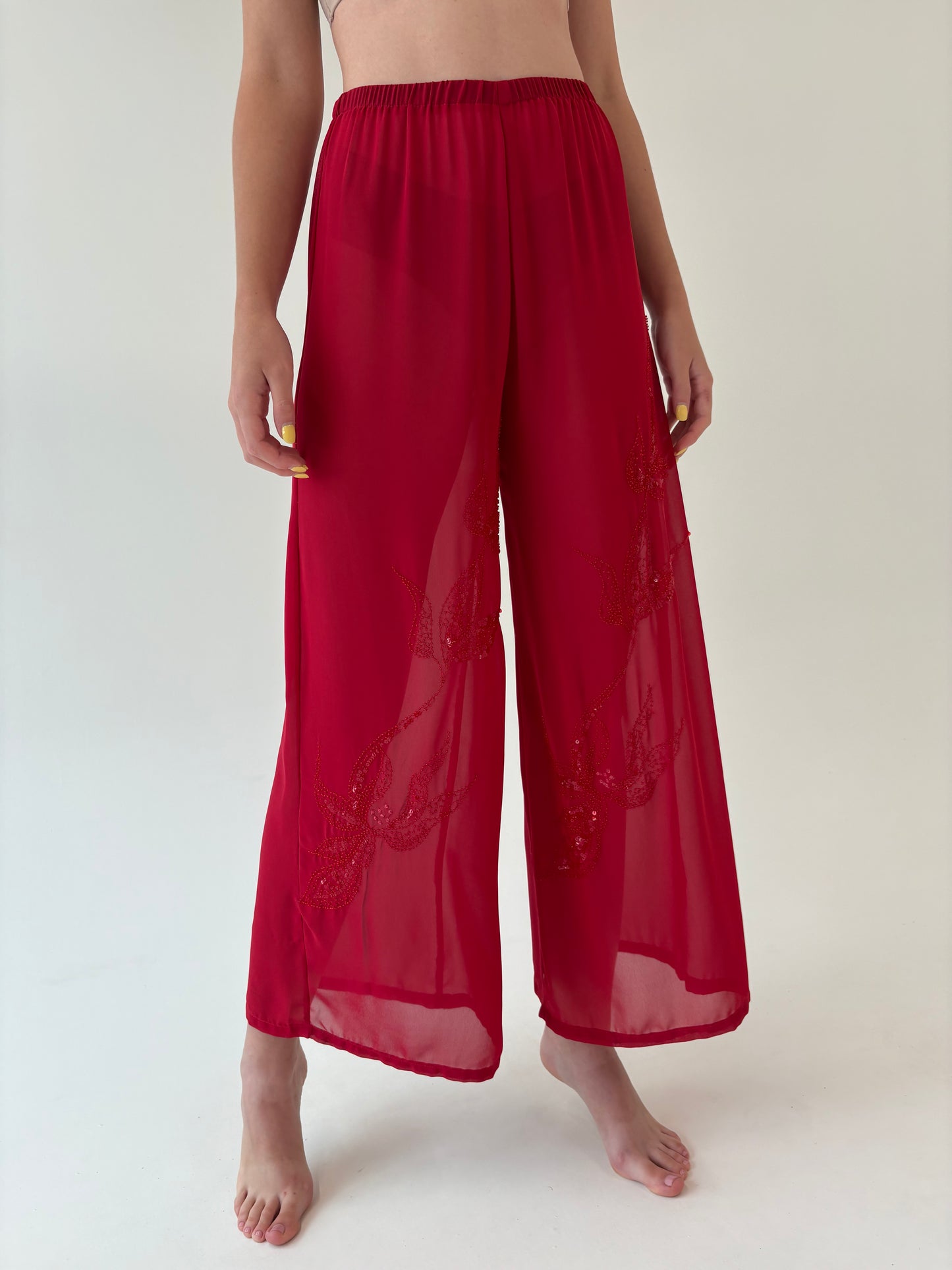 Set vintage cherry red din voal cu aplicații manuale și pantaloni palazzo