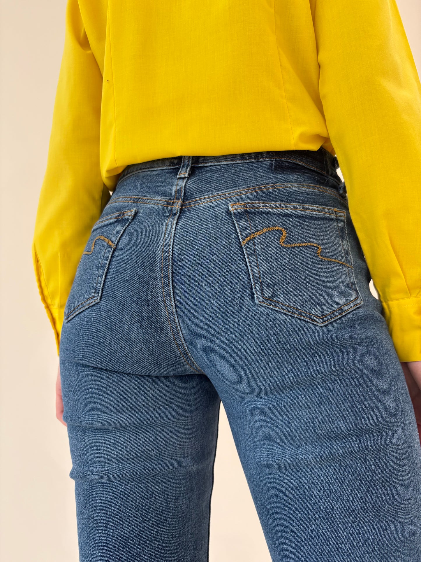 Jeans ușor vedeți vintage premium din material ultra modelator plin