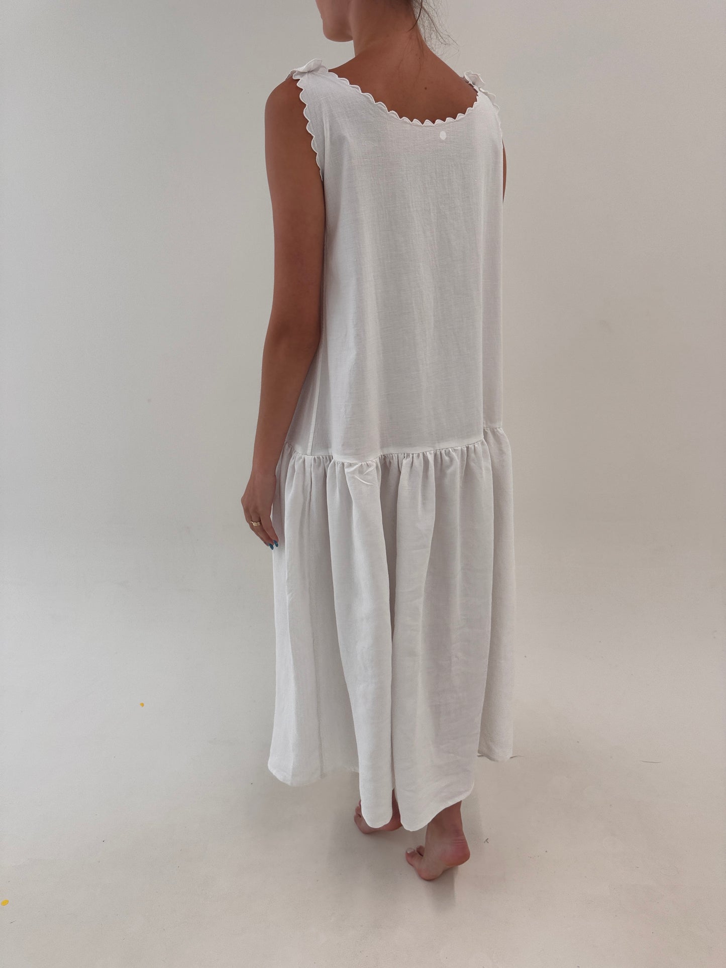 Rochie maxi cu broderie manuală delicată din pânză de in cu talie căzută