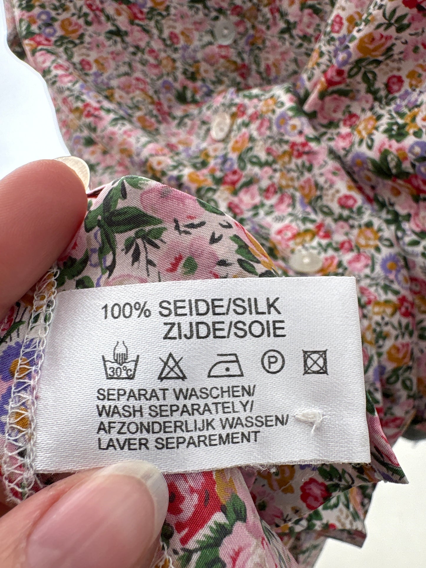 Cămașa powder pink din mătase naturală cu print floral delicat