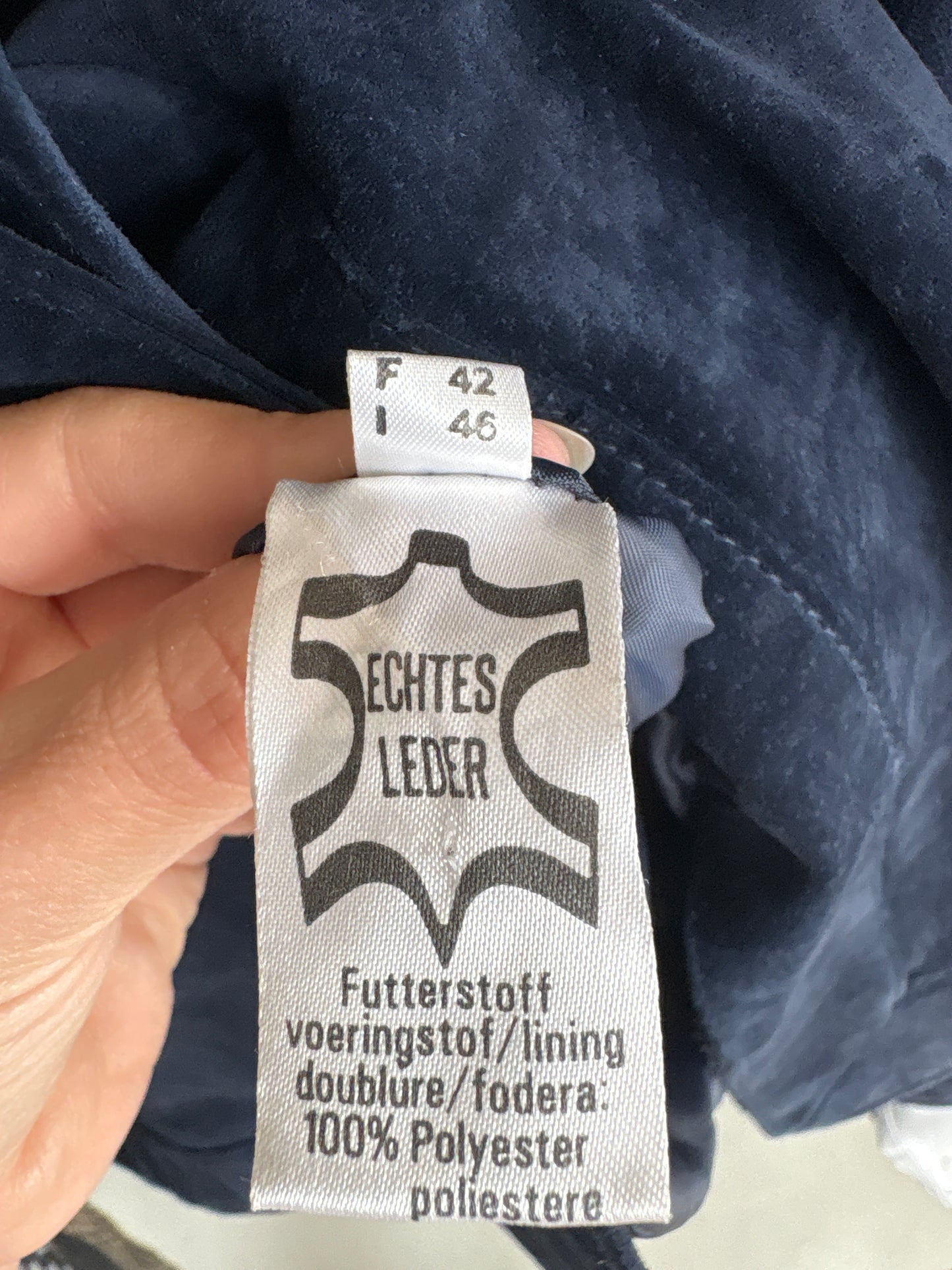 Jacheta petite din piele naturală în stil Chanel cu talie marcată reglabilă