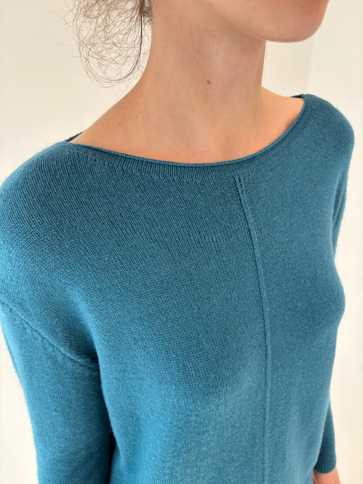 Pulover în croi lejer dark turquoise din mix de lana extrafina