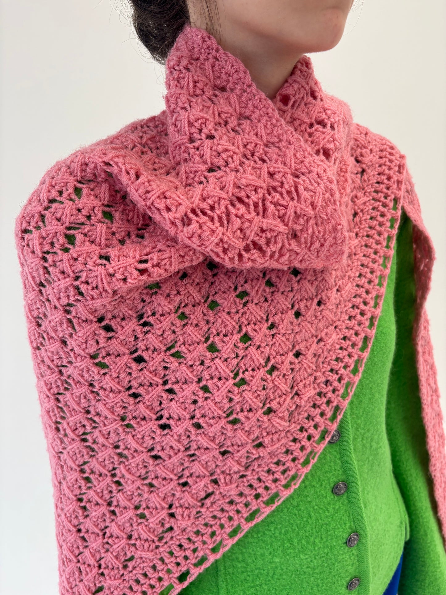 Eșarfă groasă XL powder pink lucrată manual din lana extrafina