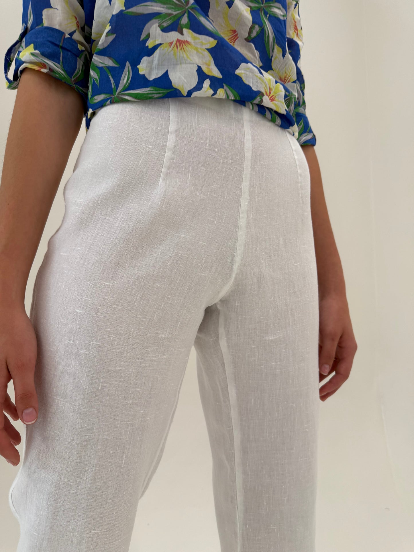 Pantaloni albi din in premium petite