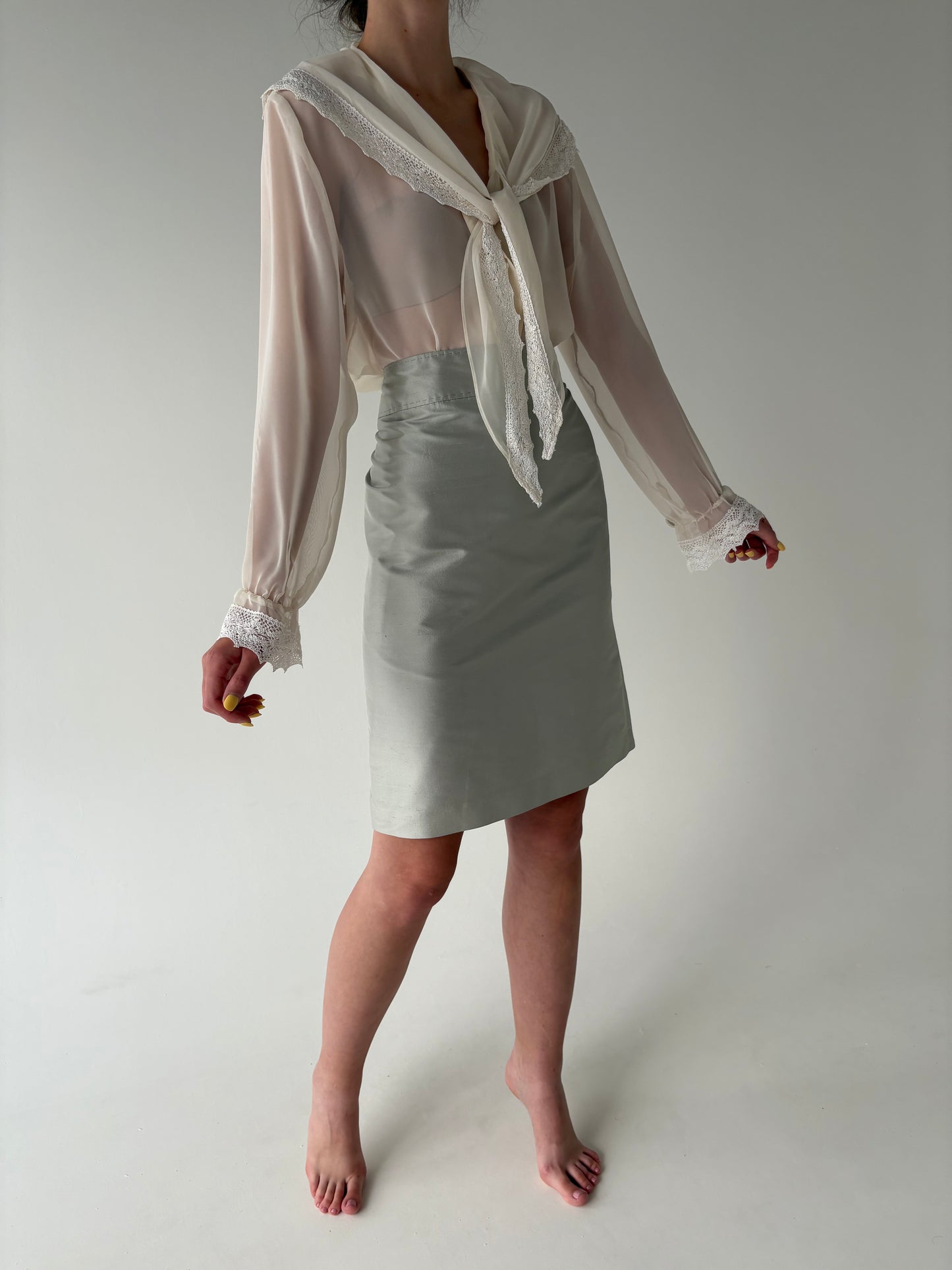 Fustă din gama Max Mara nouă din mătase naturală silver gray