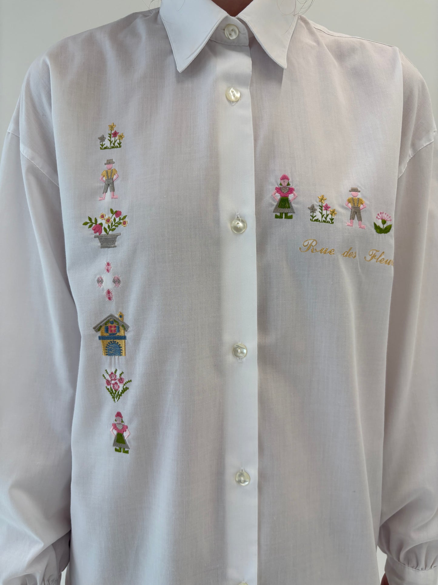 Cămașa vintage cu broderie în culori pudrate din poplin premium