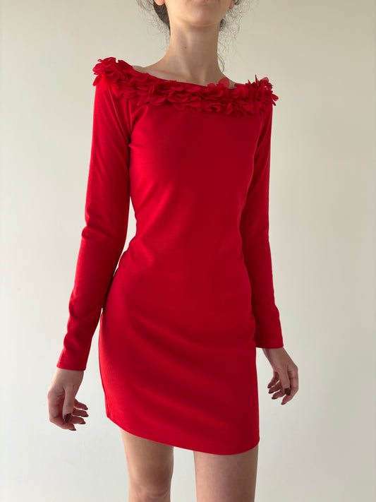 Rochie roșu tare cu decolteu bărcuță și aplicații