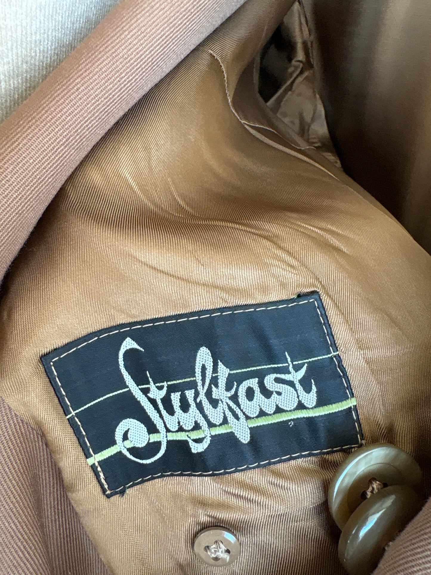 Palton vintage camel din stofă structurată de lana cu închidere dublă