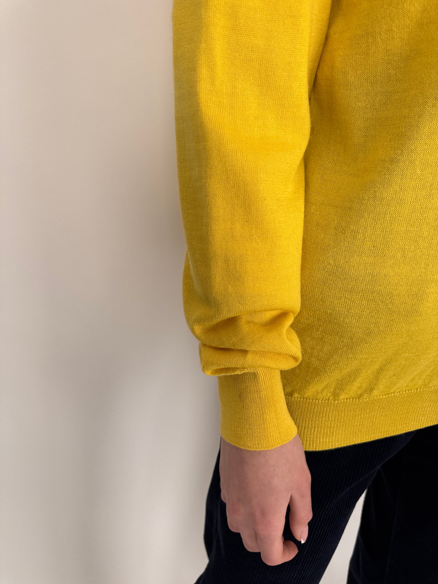 Pulover subtire din mix de lana merino extrafina lemon yellow
