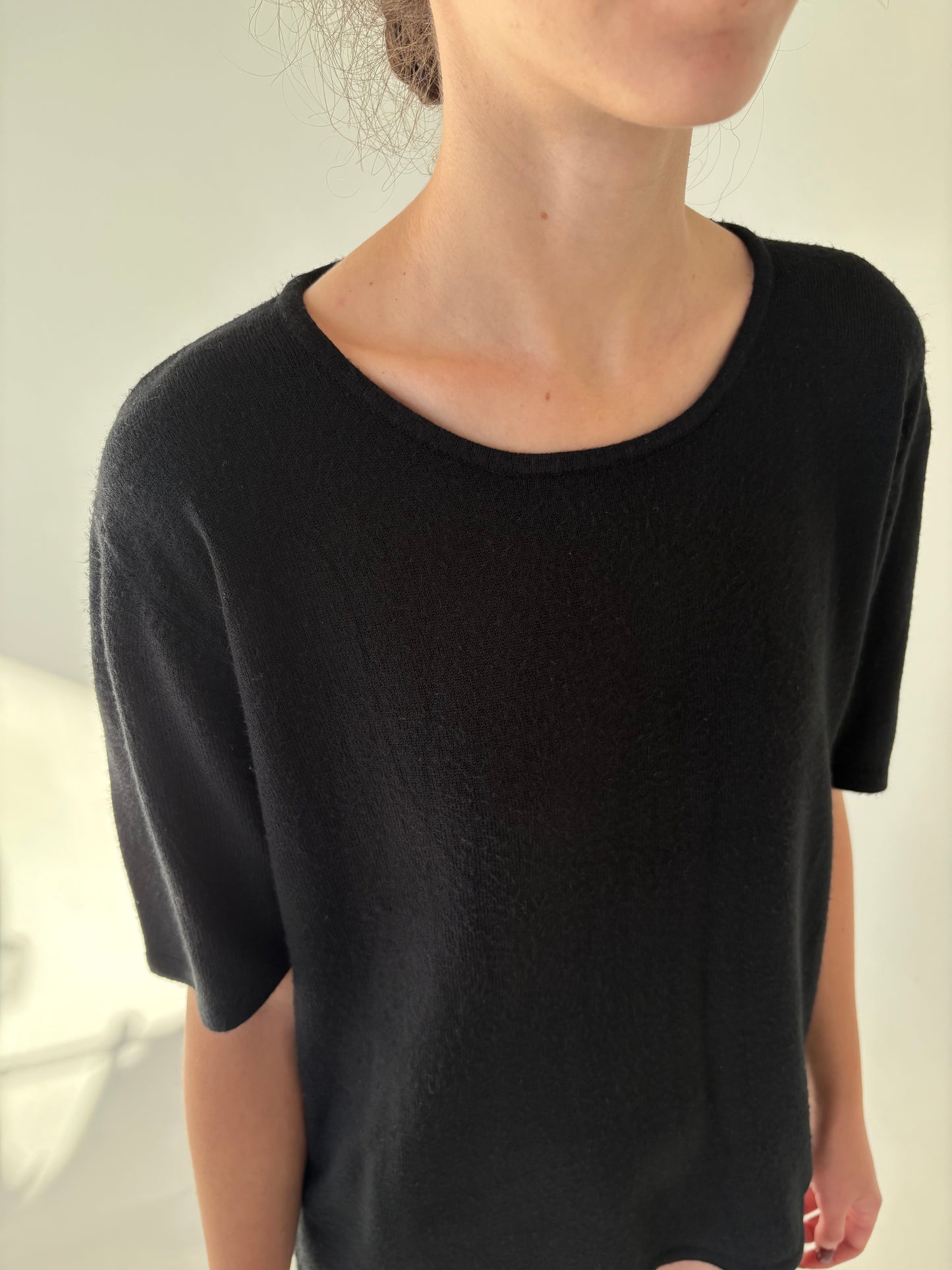 Top negru din jerse extrafin din mix de lana