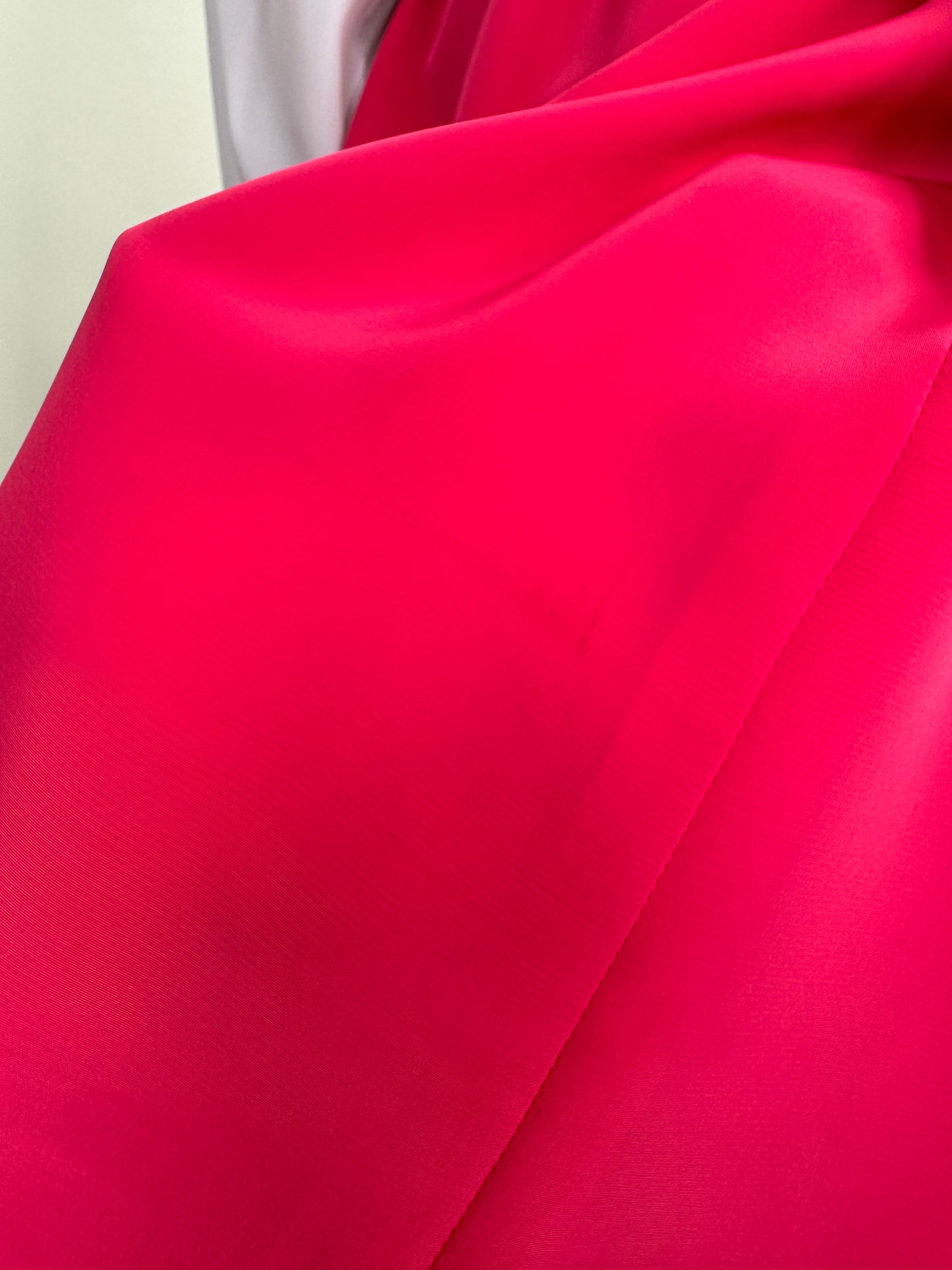 Fustă vintage fucsia cu decoratiune aurie si talie înaltă