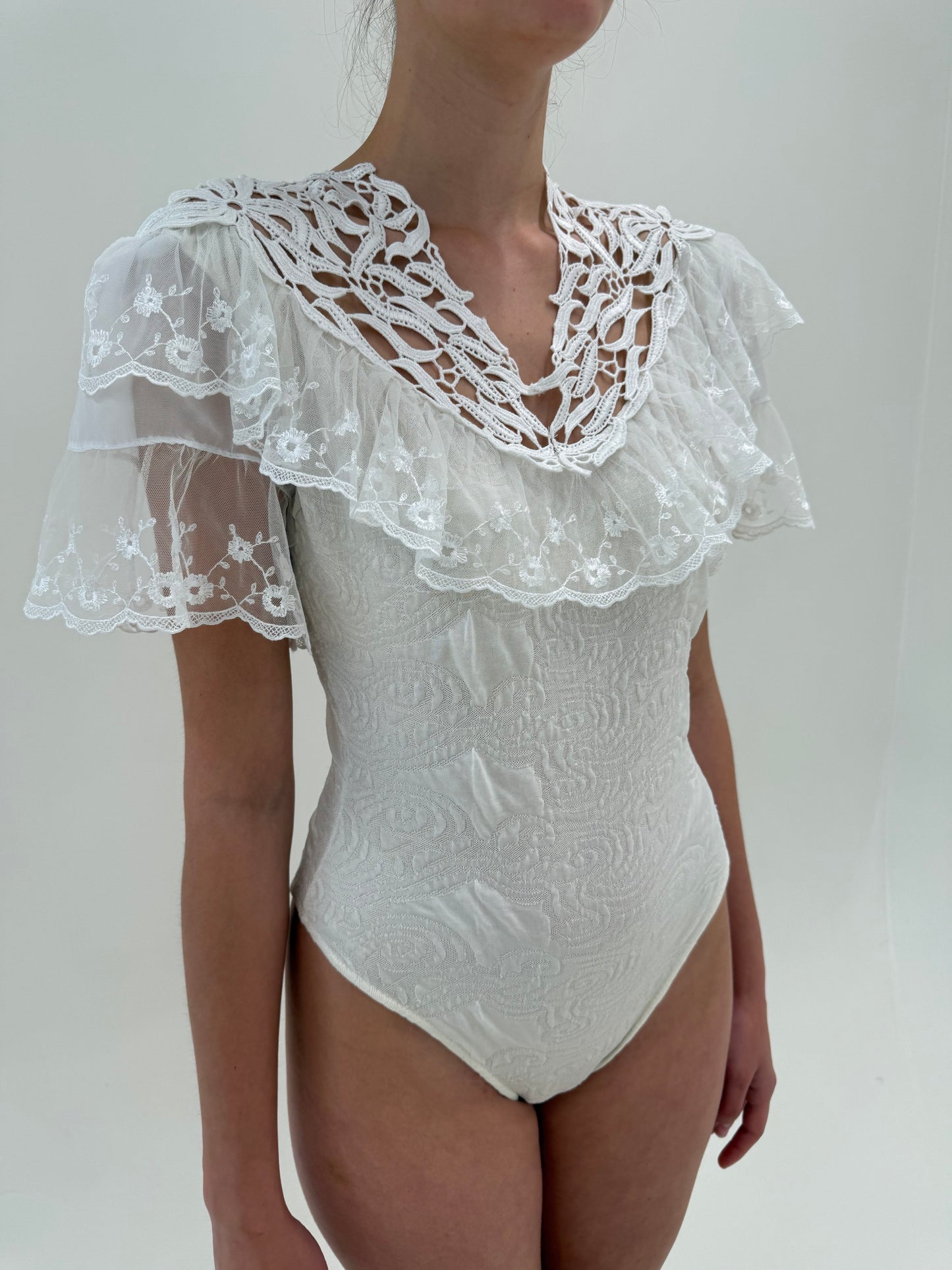 Body vintage spectaculos modelator cu dantelă macrame și chantily