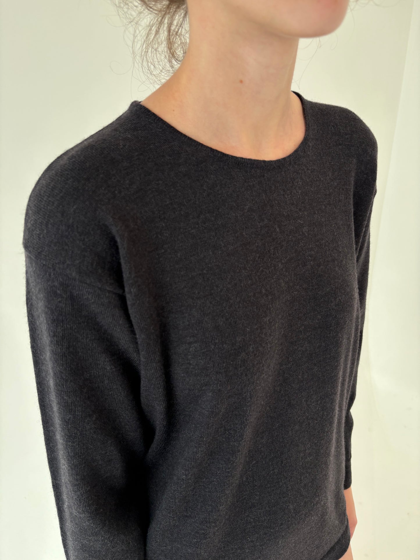 Pulover charcoal gray din lana merino extrafina de gramaj mare