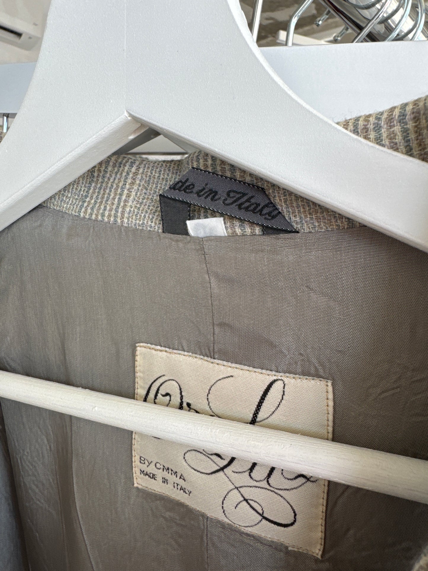 Sacou italian petite warm gray în carouri fine din lana pura extrafina certificată