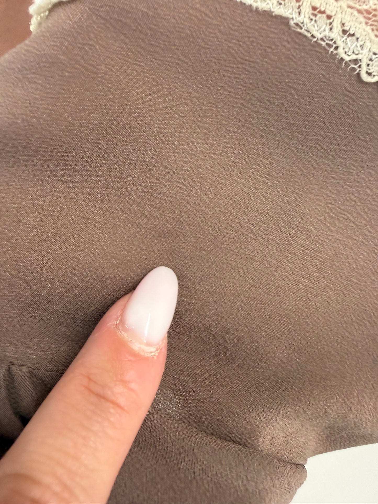 Rochie furou din mătase naturală cu dantelă chantily cu talie reglabilă